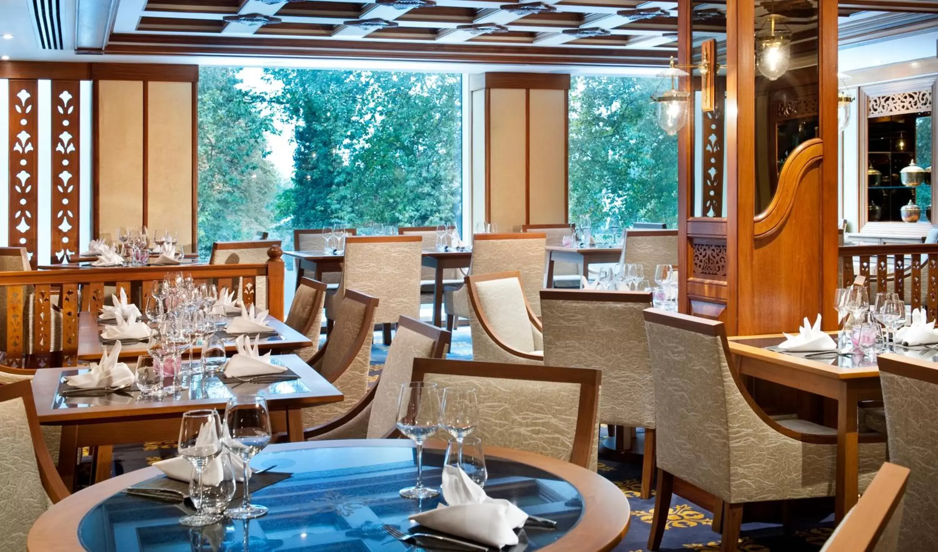 Restaurant/places to eat in Royal Lancaster London Restaurant/places to eat in Royal Lancaster London