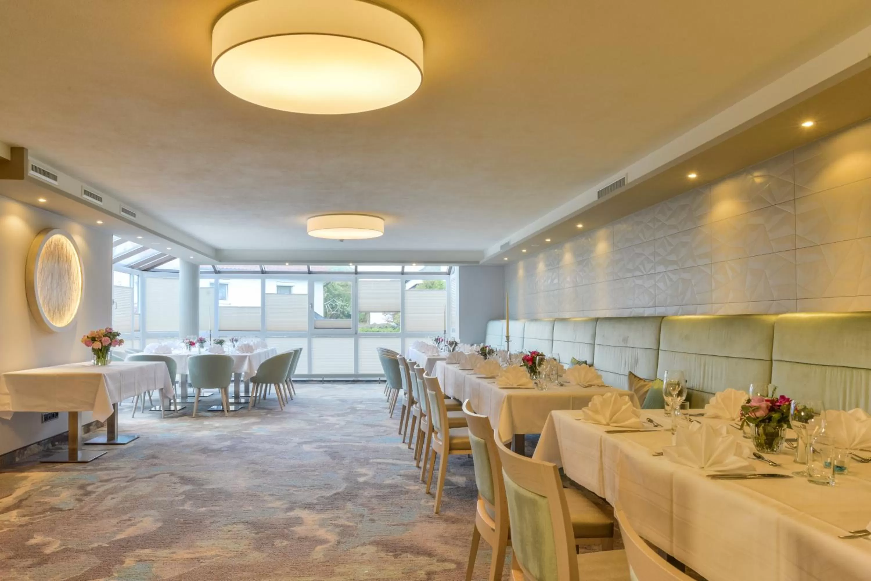 Restaurant/places to eat in Hotel Schiller