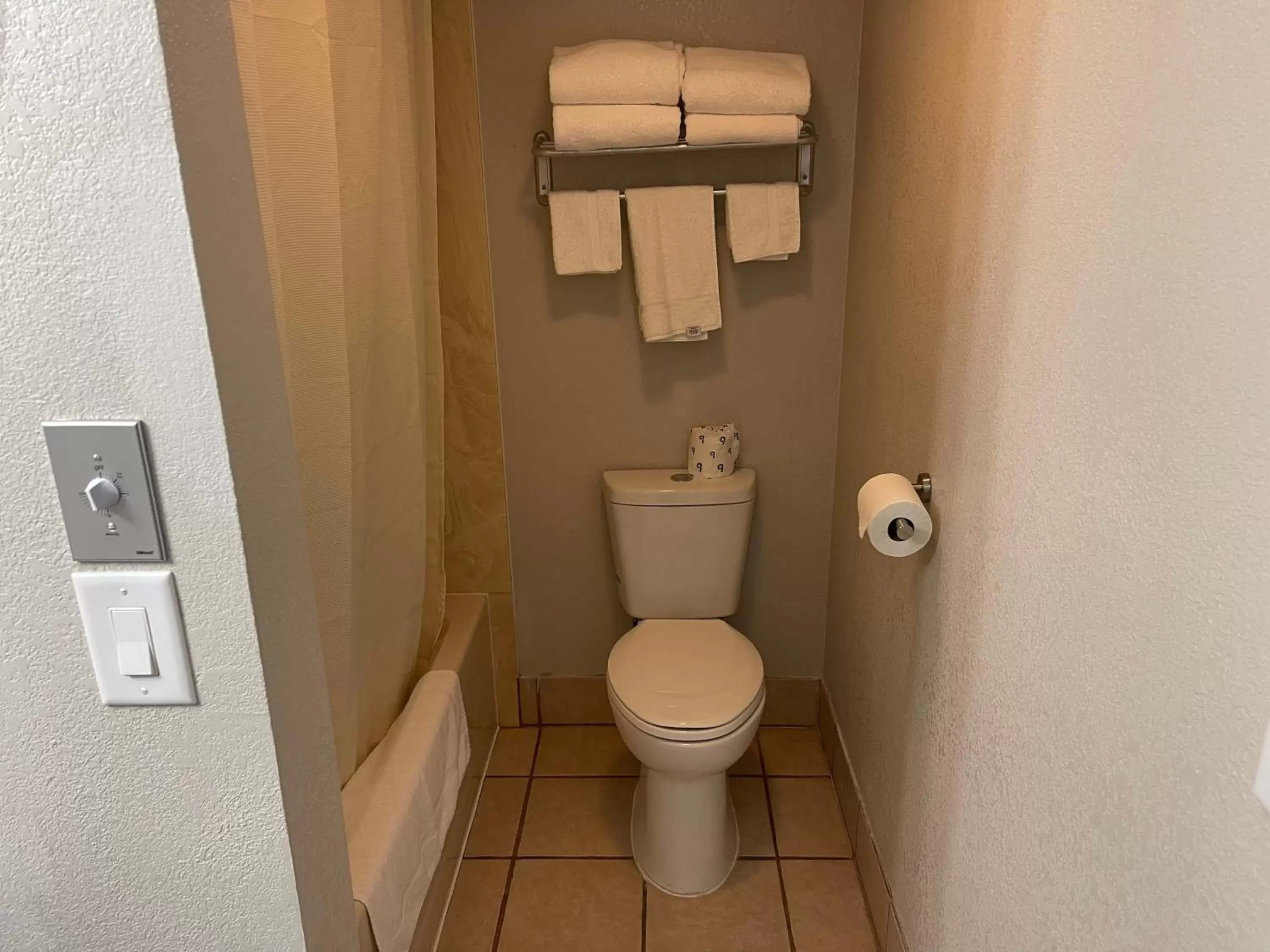 Bathroom in Stratford House Inn