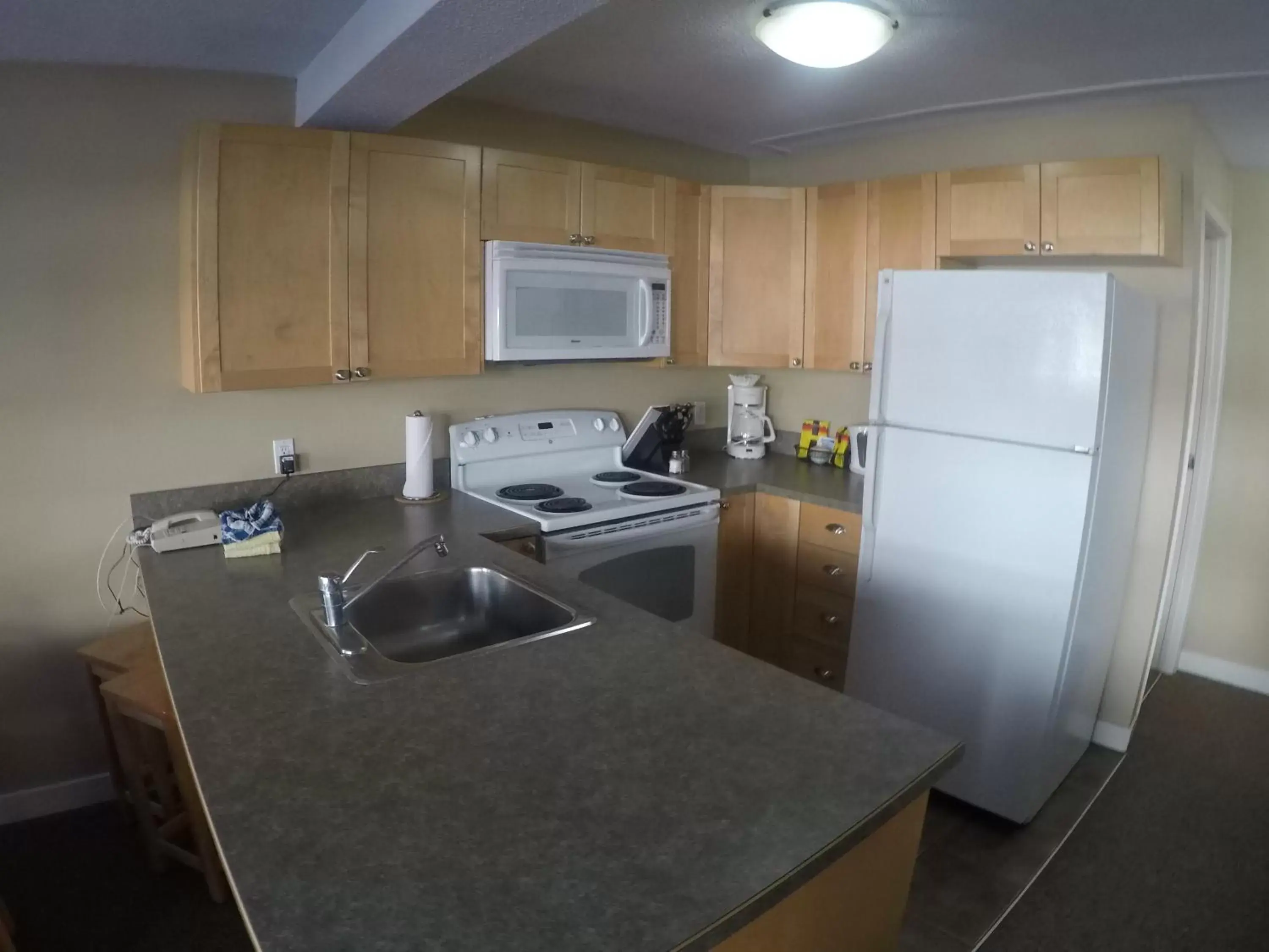 Kitchen or kitchenette, Kitchen/Kitchenette in Panorama Vacation Retreat at Horsethief Lodge