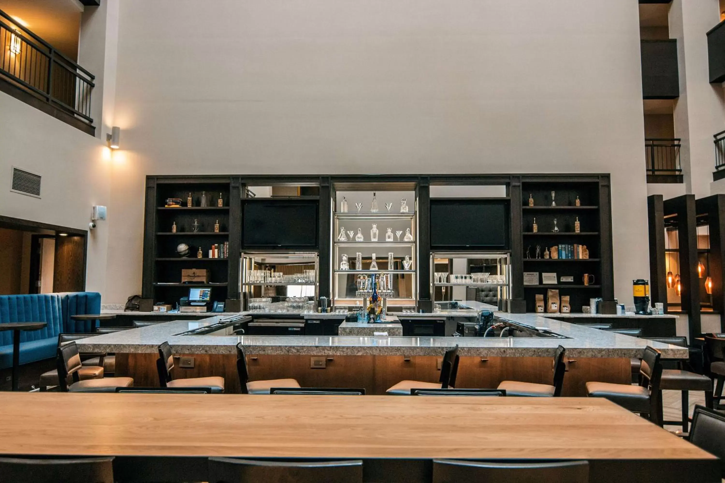 Lounge or bar in Doubletree By Hilton Lubbock - University Area Lounge or bar in Doubletree By Hilton Lubbock - University Area