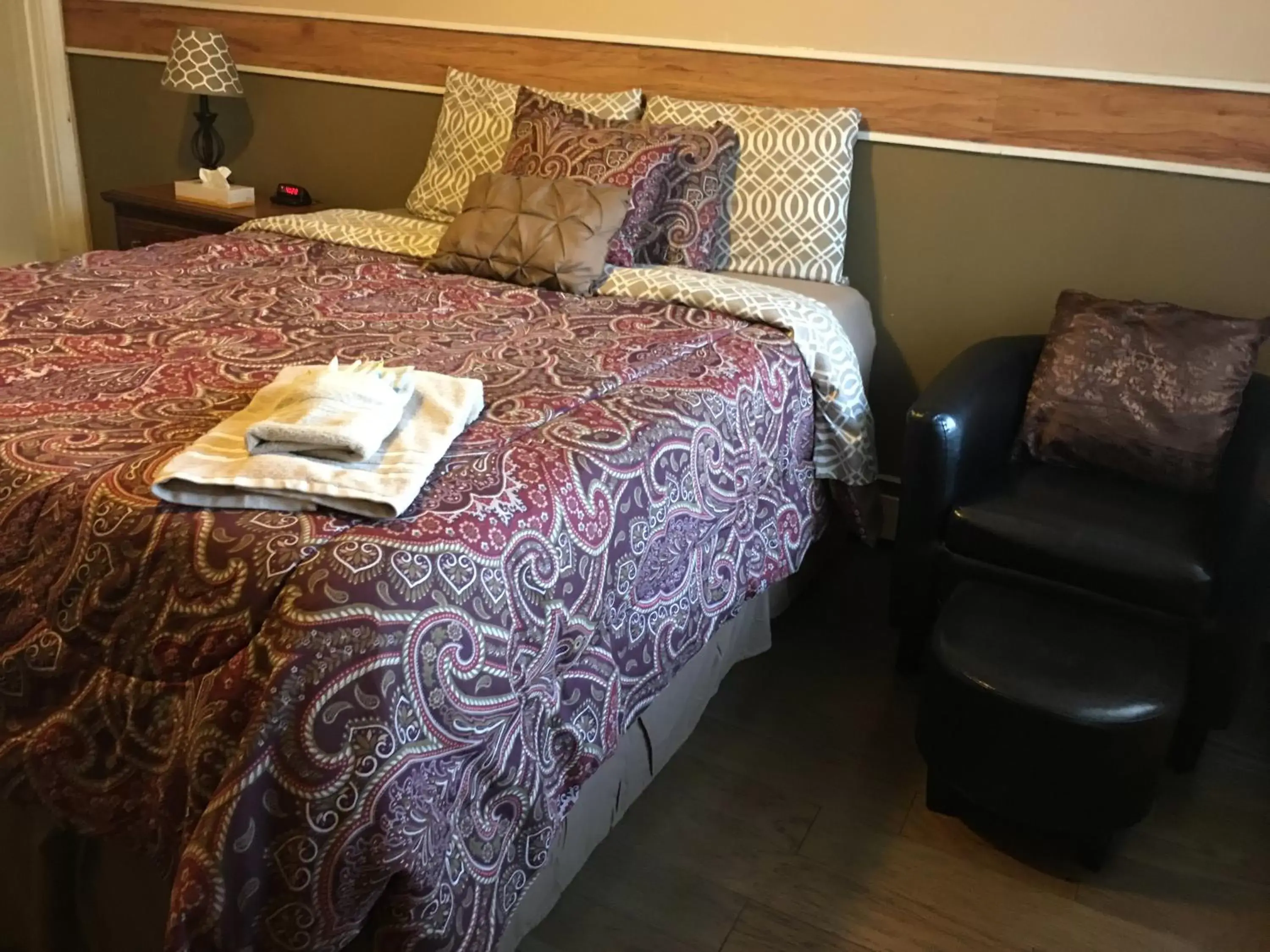 Bed in Big Bear Lodge