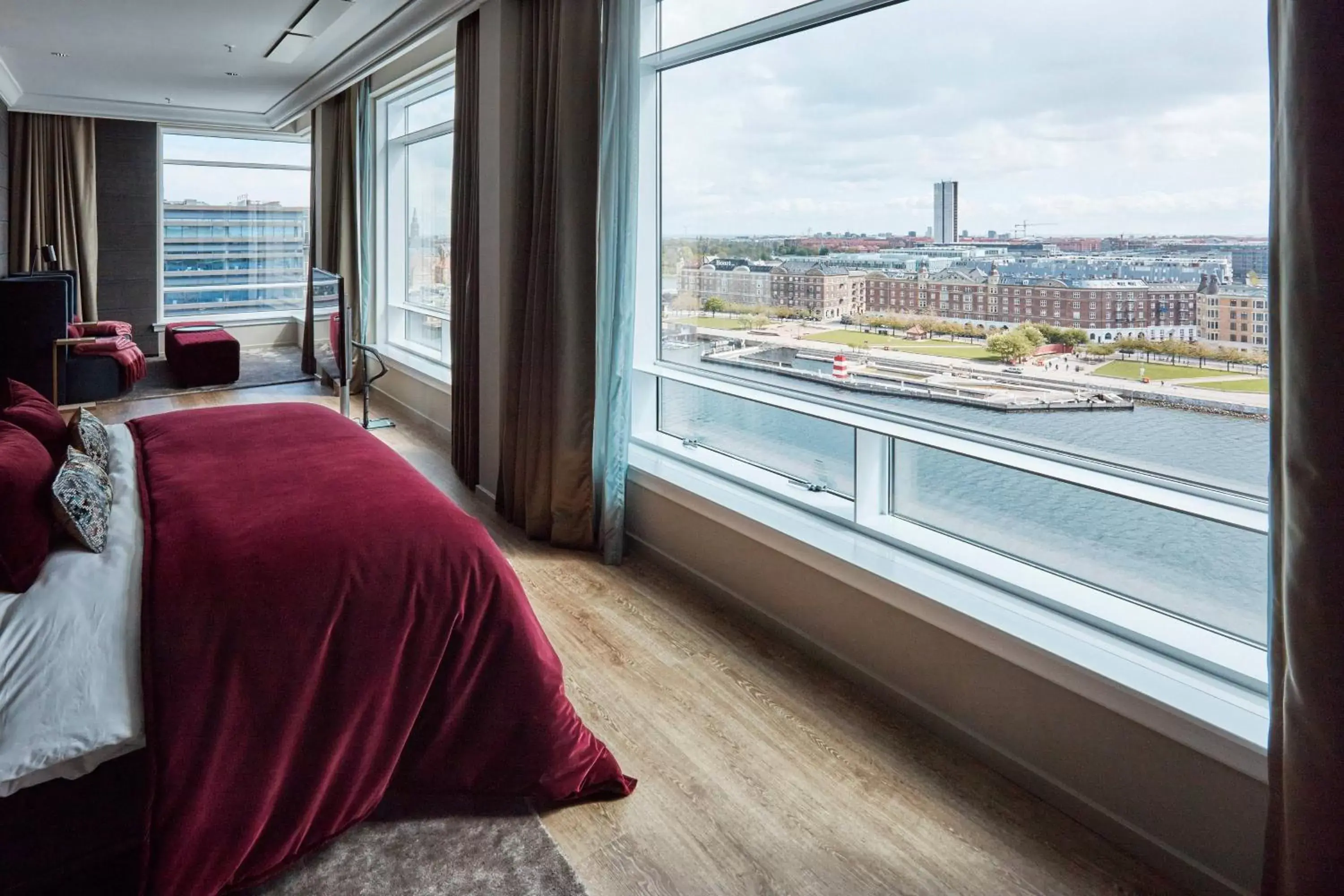 Photo of the whole room in Copenhagen Marriott Hotel