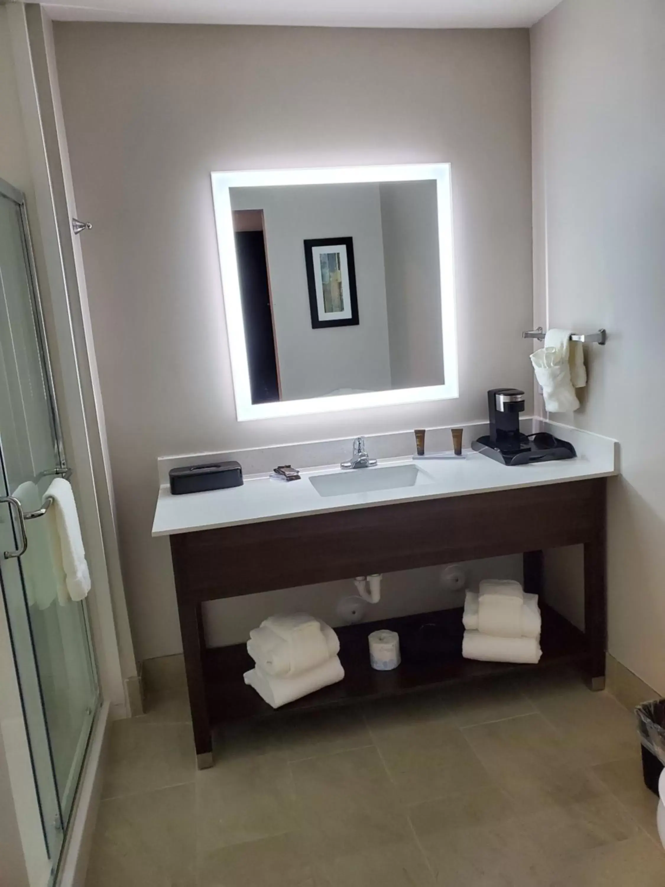 Bathroom in Wingate by Wyndham Christiansburg Bathroom in Wingate by Wyndham Christiansburg