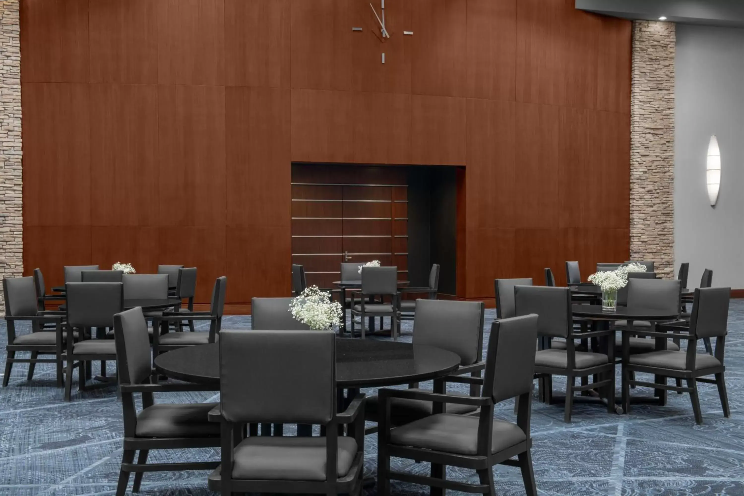 Meeting/conference room, Restaurant/Places to Eat in Renaissance Indianapolis North Hotel