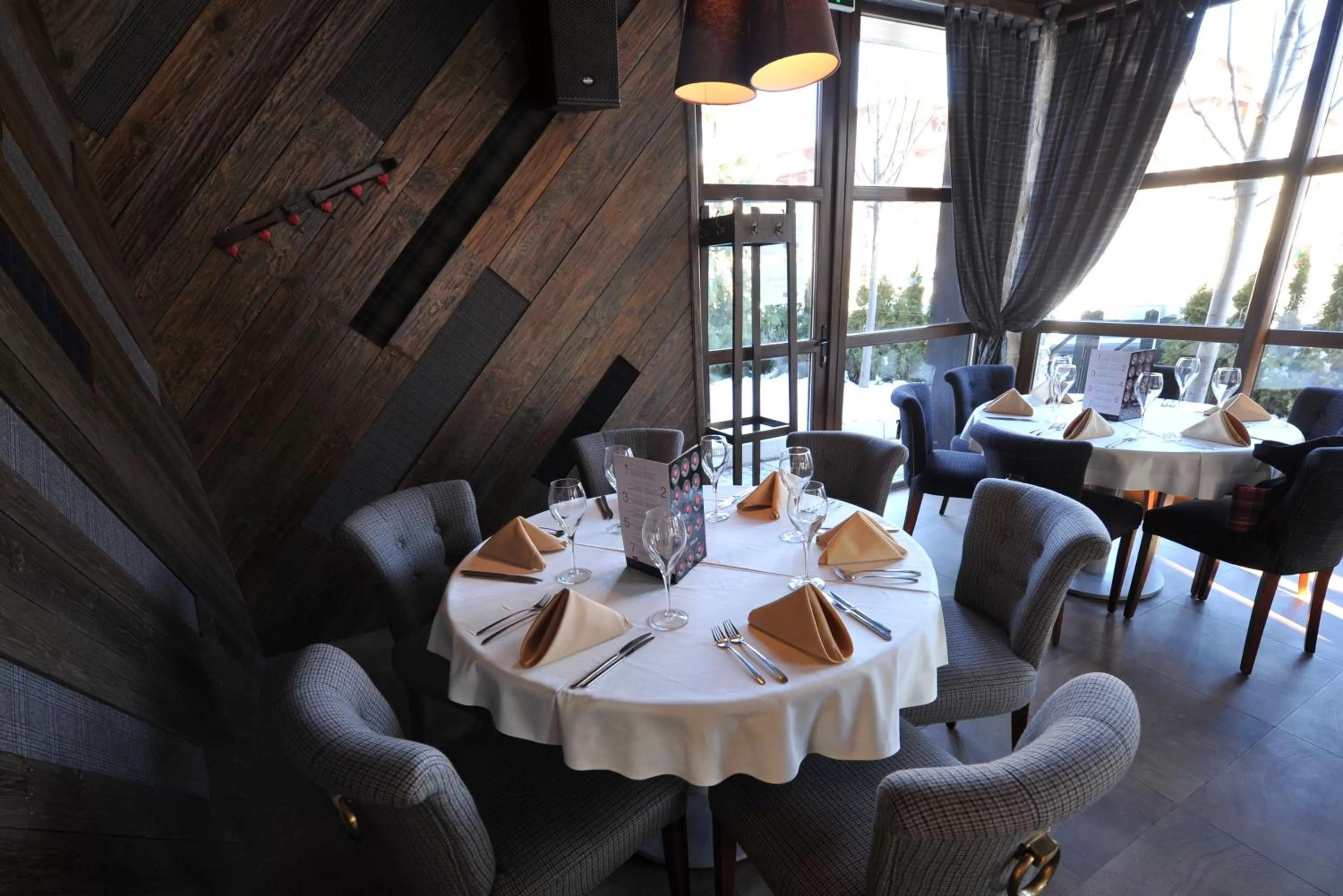 Restaurant/places to eat in Boutique Hotel Uniqato