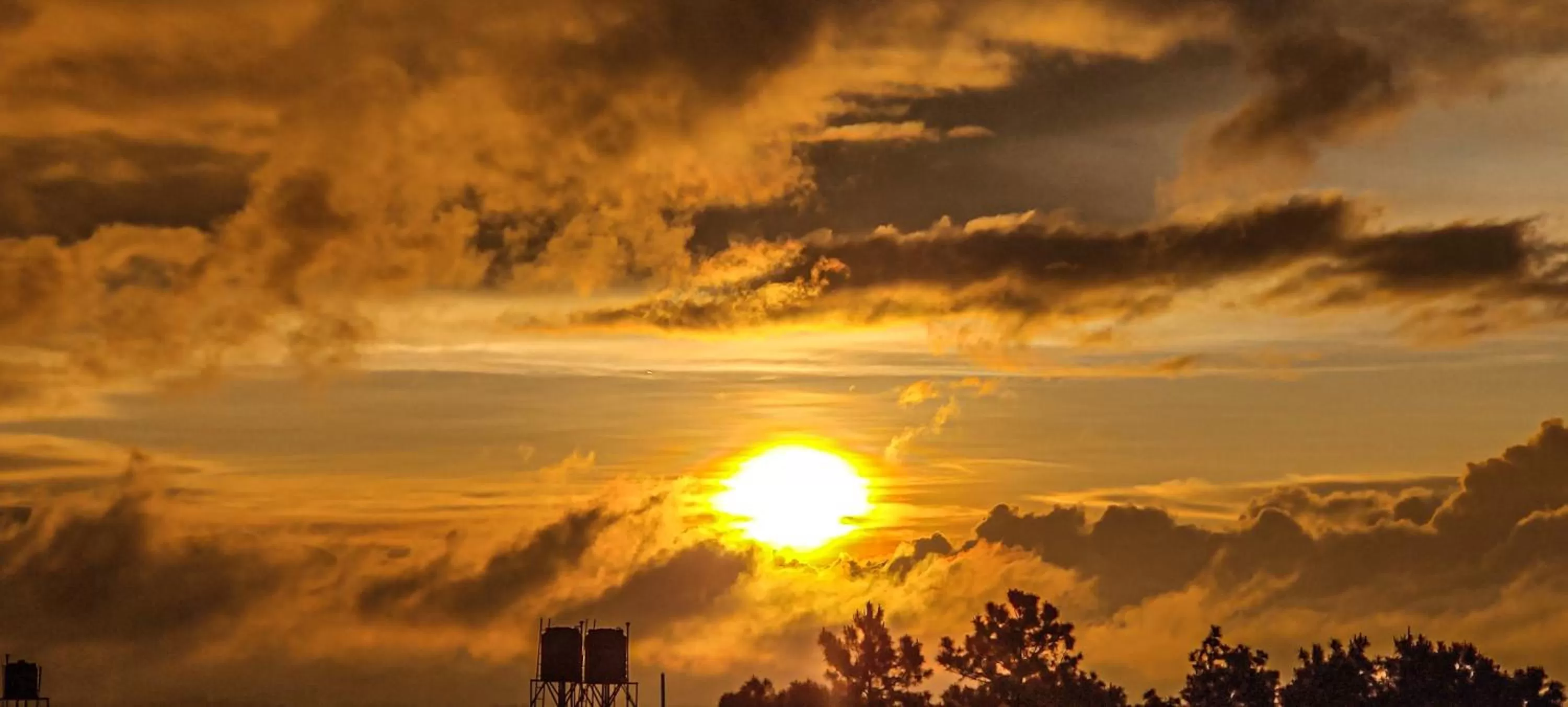 Sunset in Windermere Inn