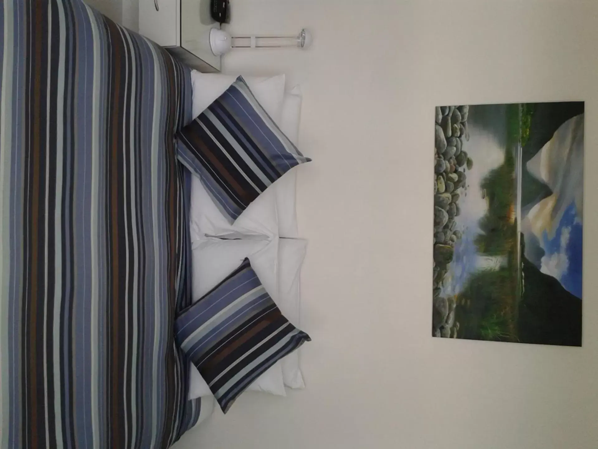 Queen Room with Balcony - single occupancy in Aarangi Motel