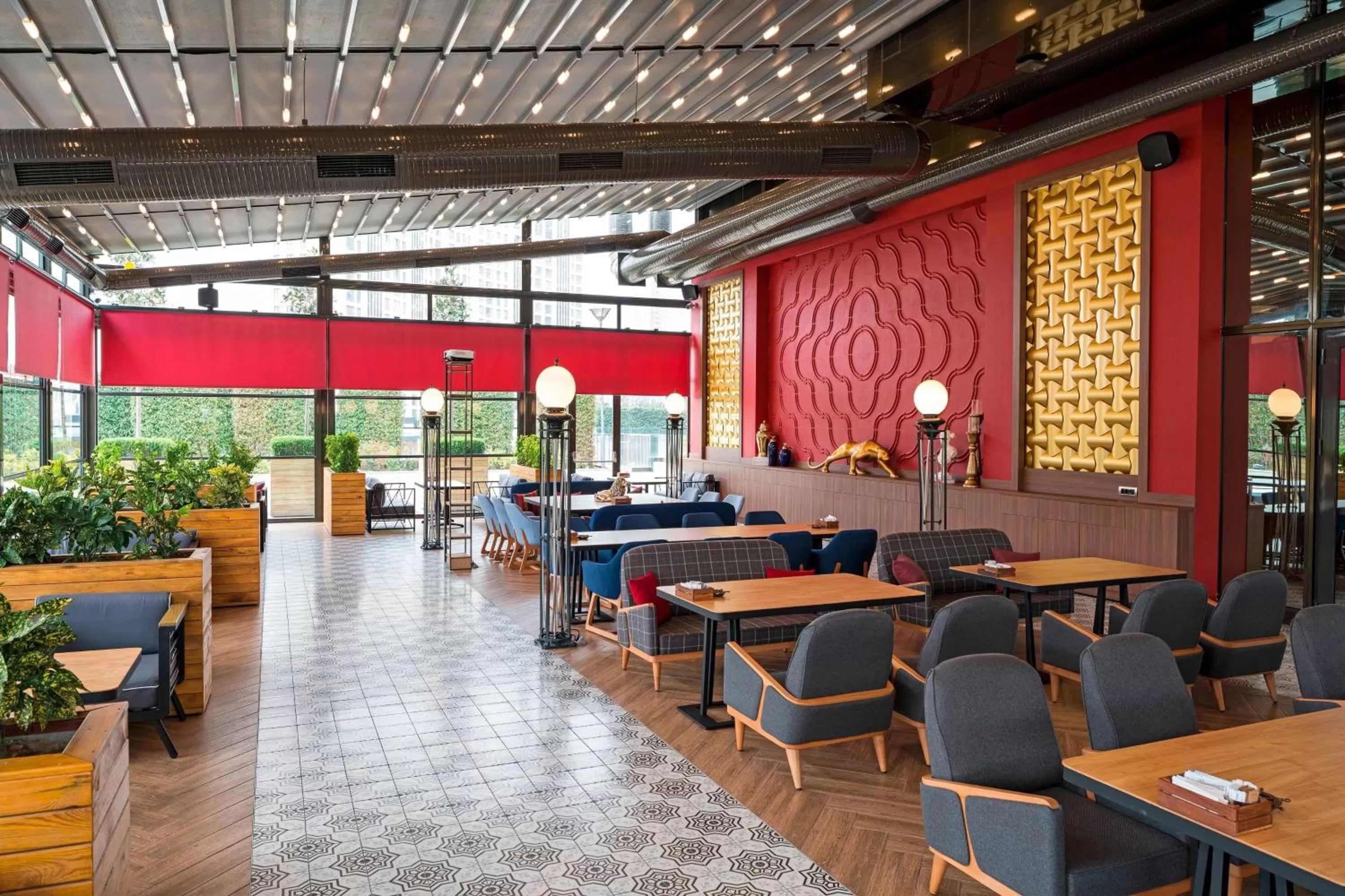 Lounge or bar in Sheraton Grand Istanbul Atasehir