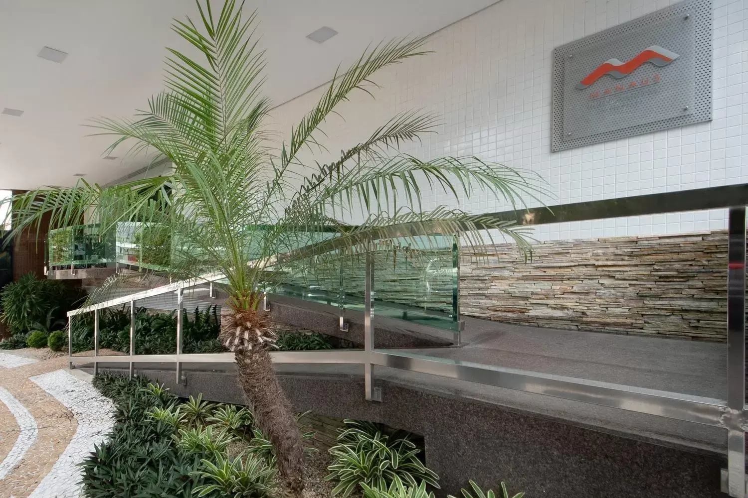 Facade/entrance in Express Vieiralves Facade/entrance in Express Vieiralves