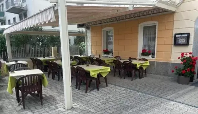 Garden, Restaurant/Places to Eat in Hotel Acla Filli