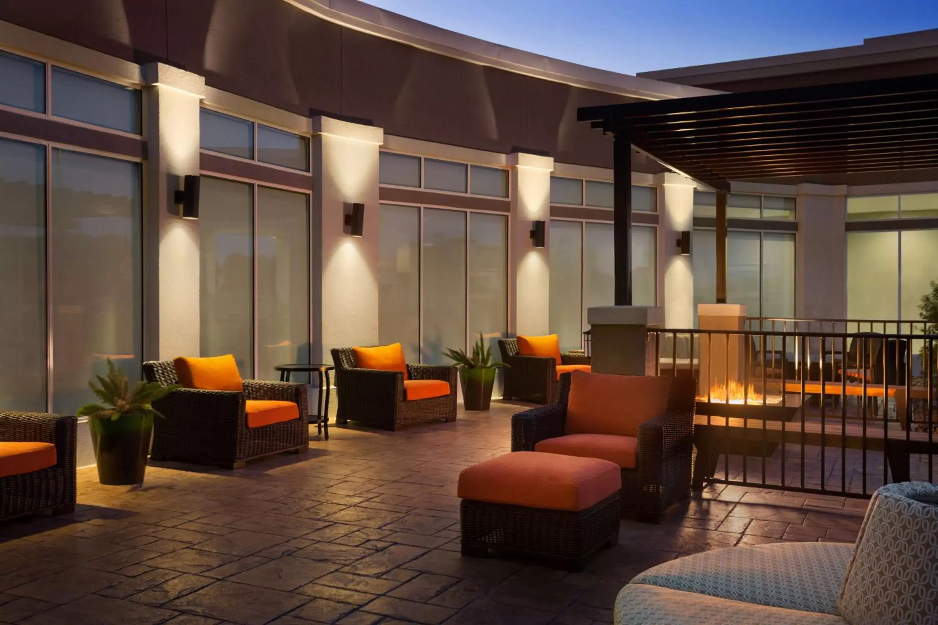 Patio, Lounge/Bar in Hilton Garden Inn Houston-Baytown