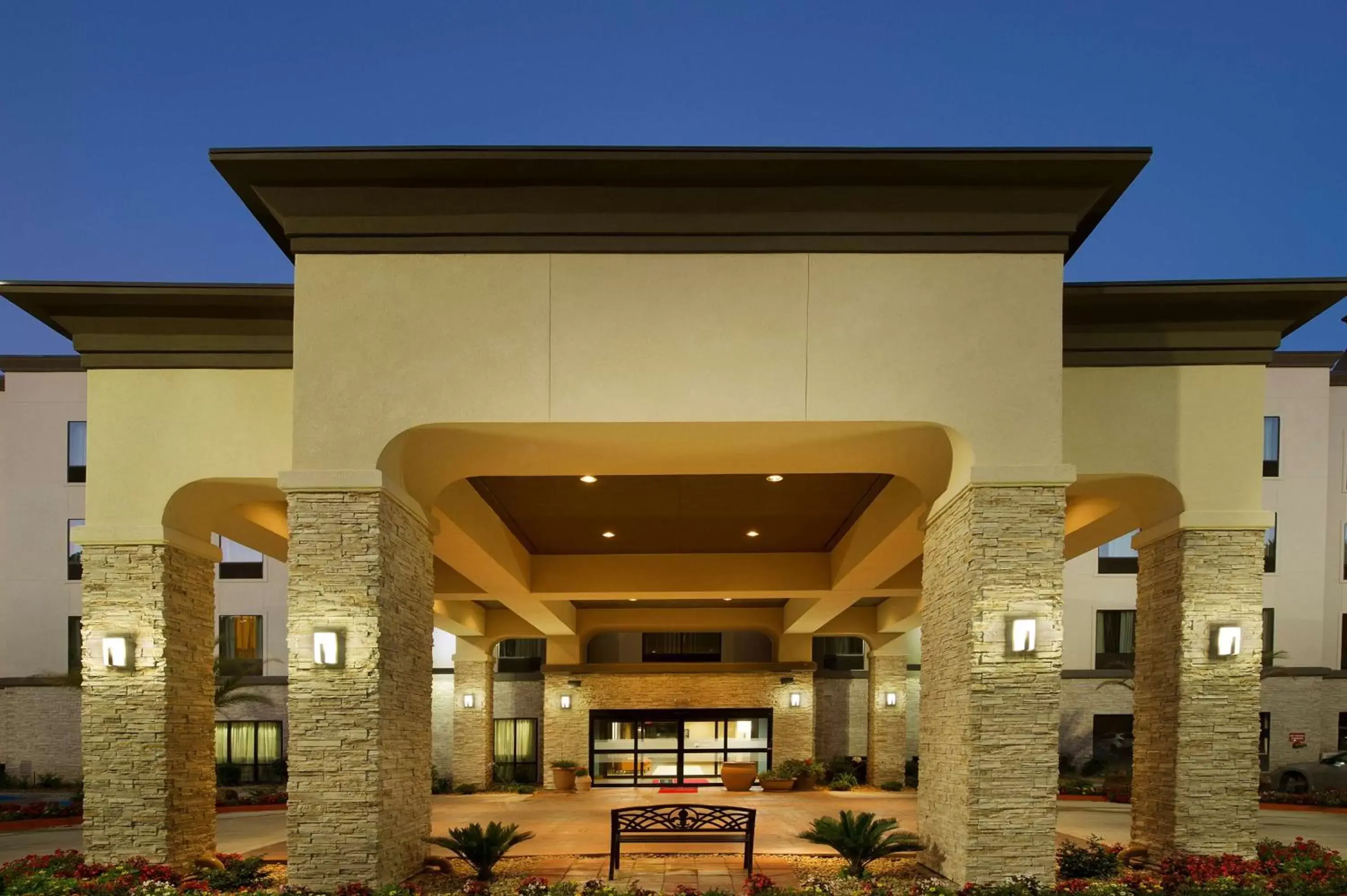 Property building in Hampton Inn Lake Charles