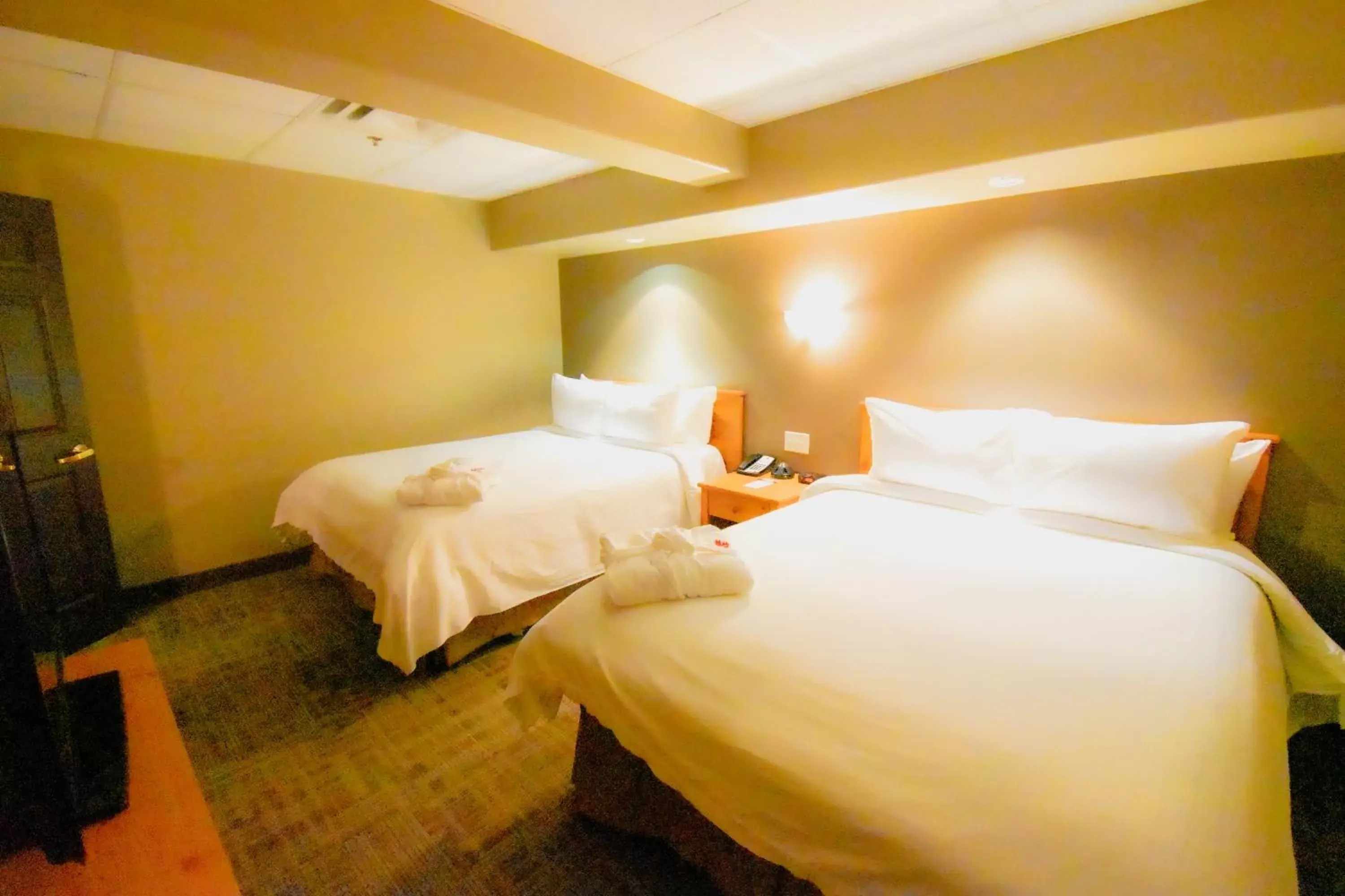 Bedroom, Bed in Canad Inns Destination Centre Portage la Prairie