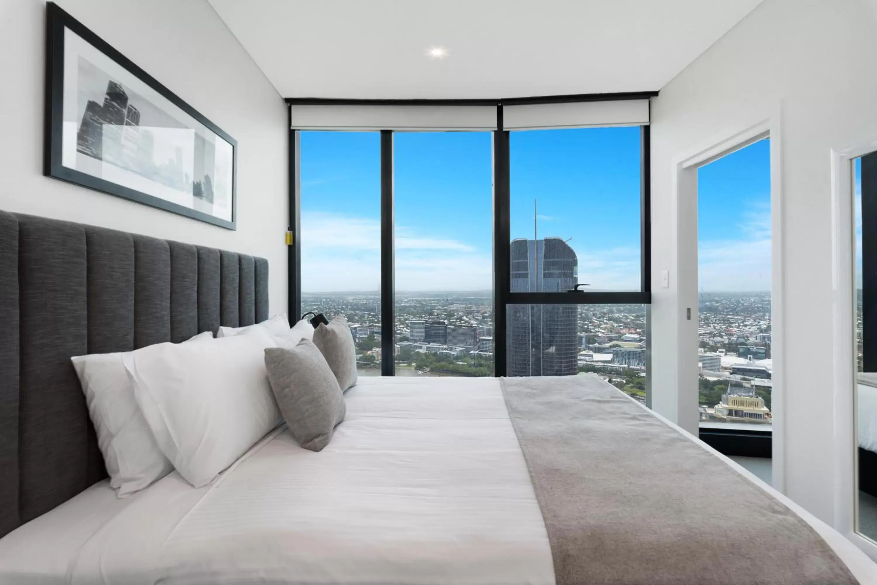 Bedroom in Brisbane Skytower by CLLIX