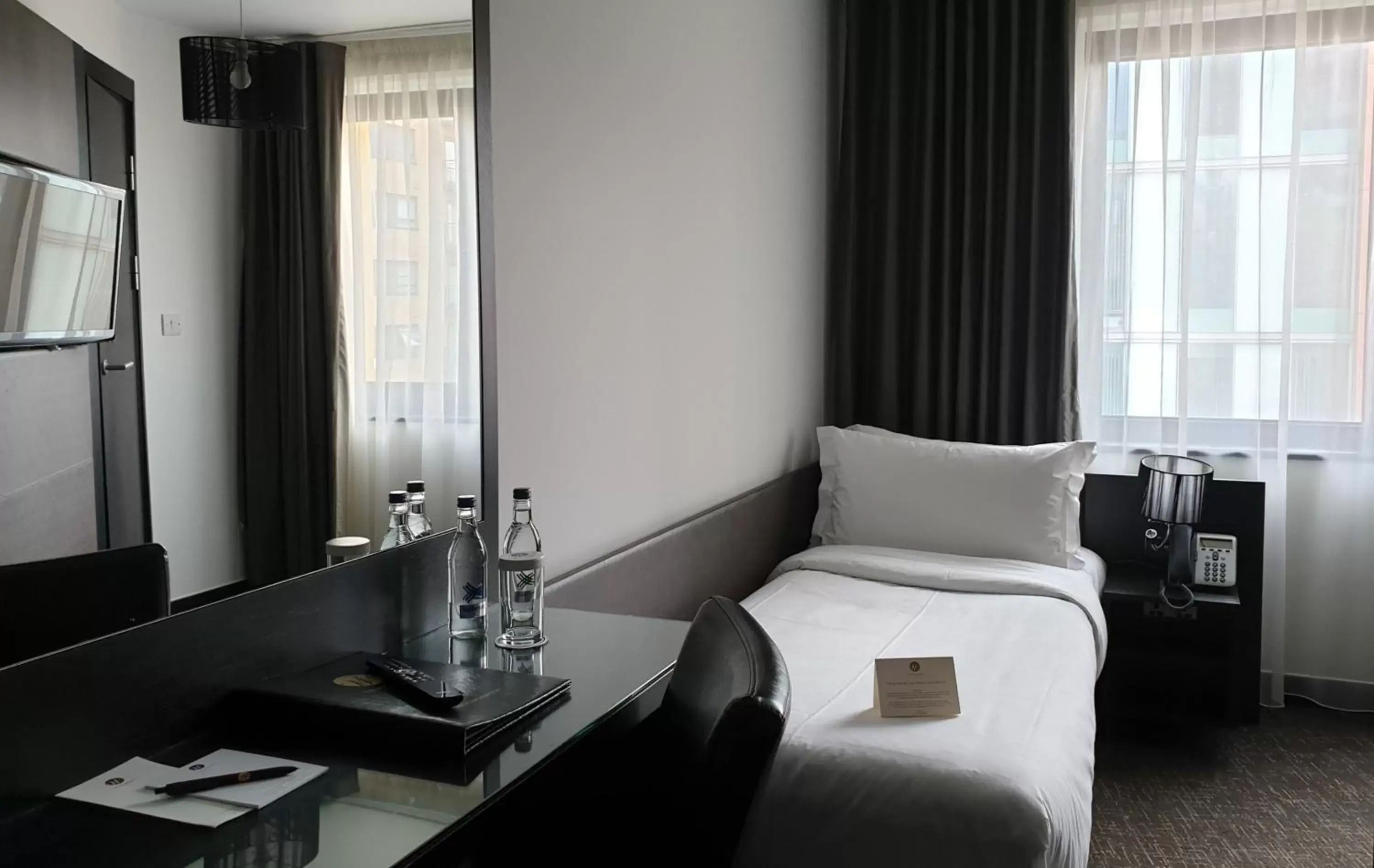Bed in The Westbridge Hotel Stratford