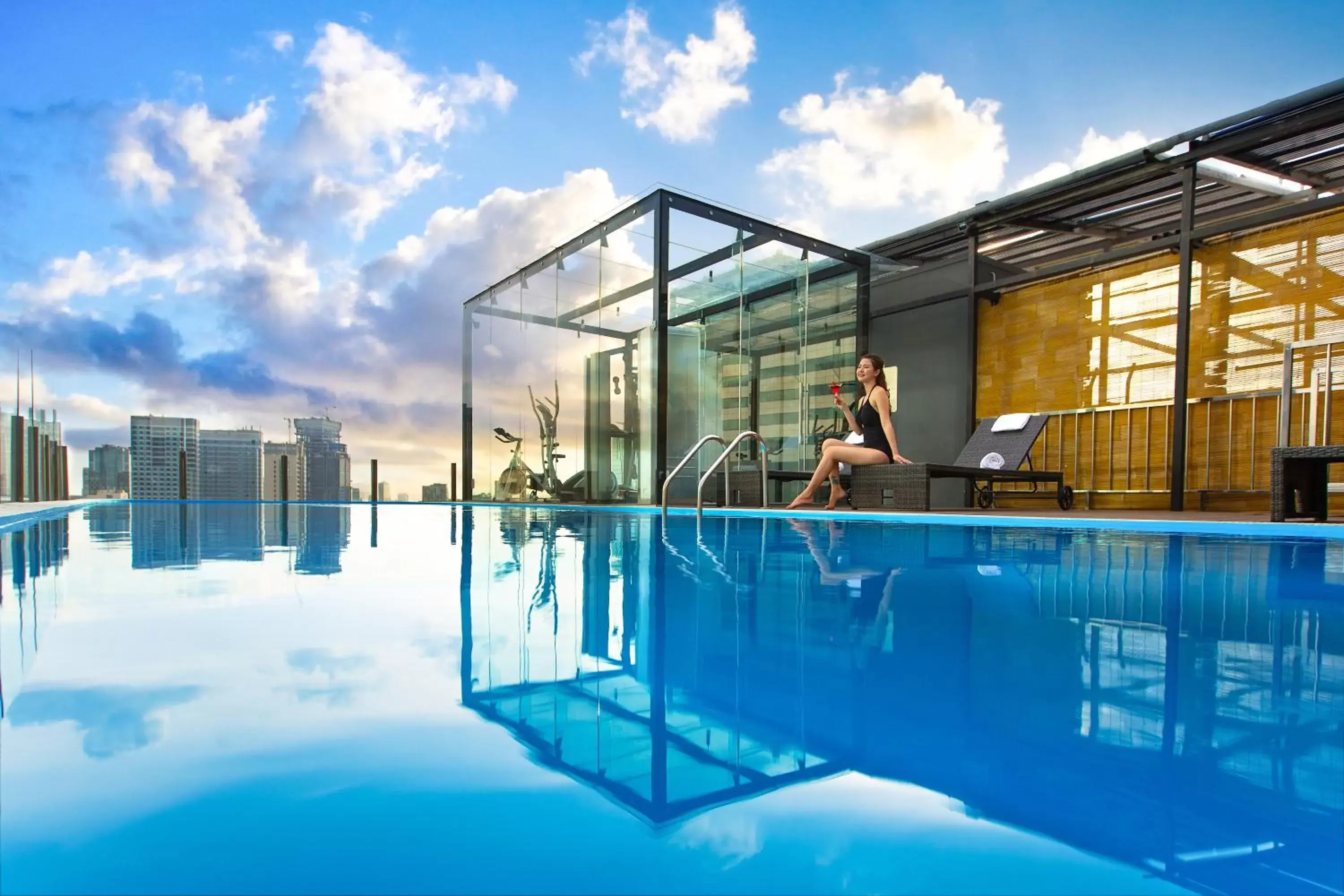 Swimming Pool in Bay Hotel Ho Chi Minh