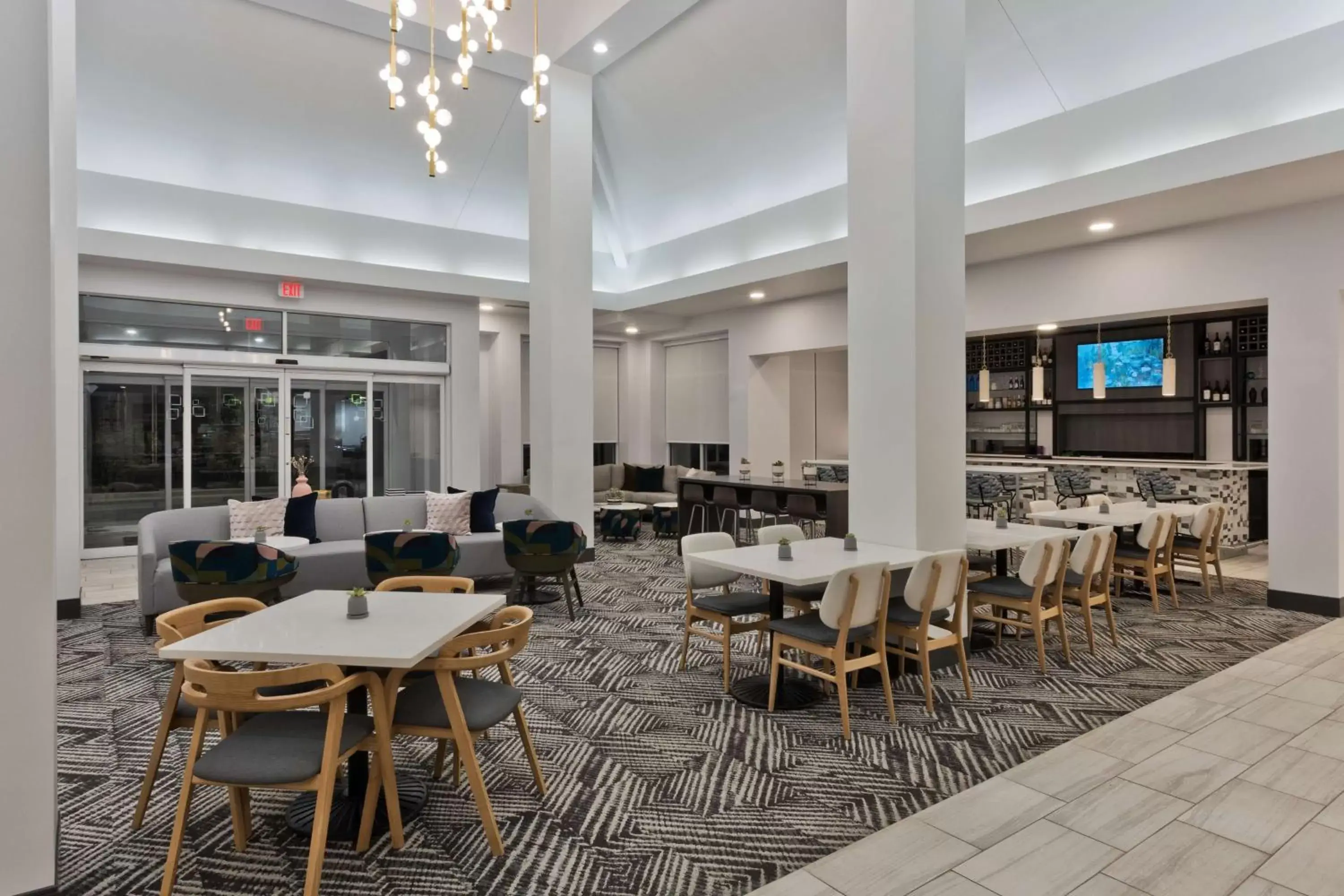 Lobby or reception, Restaurant/Places to Eat in Hilton Garden Inn Birmingham SE/Liberty Park