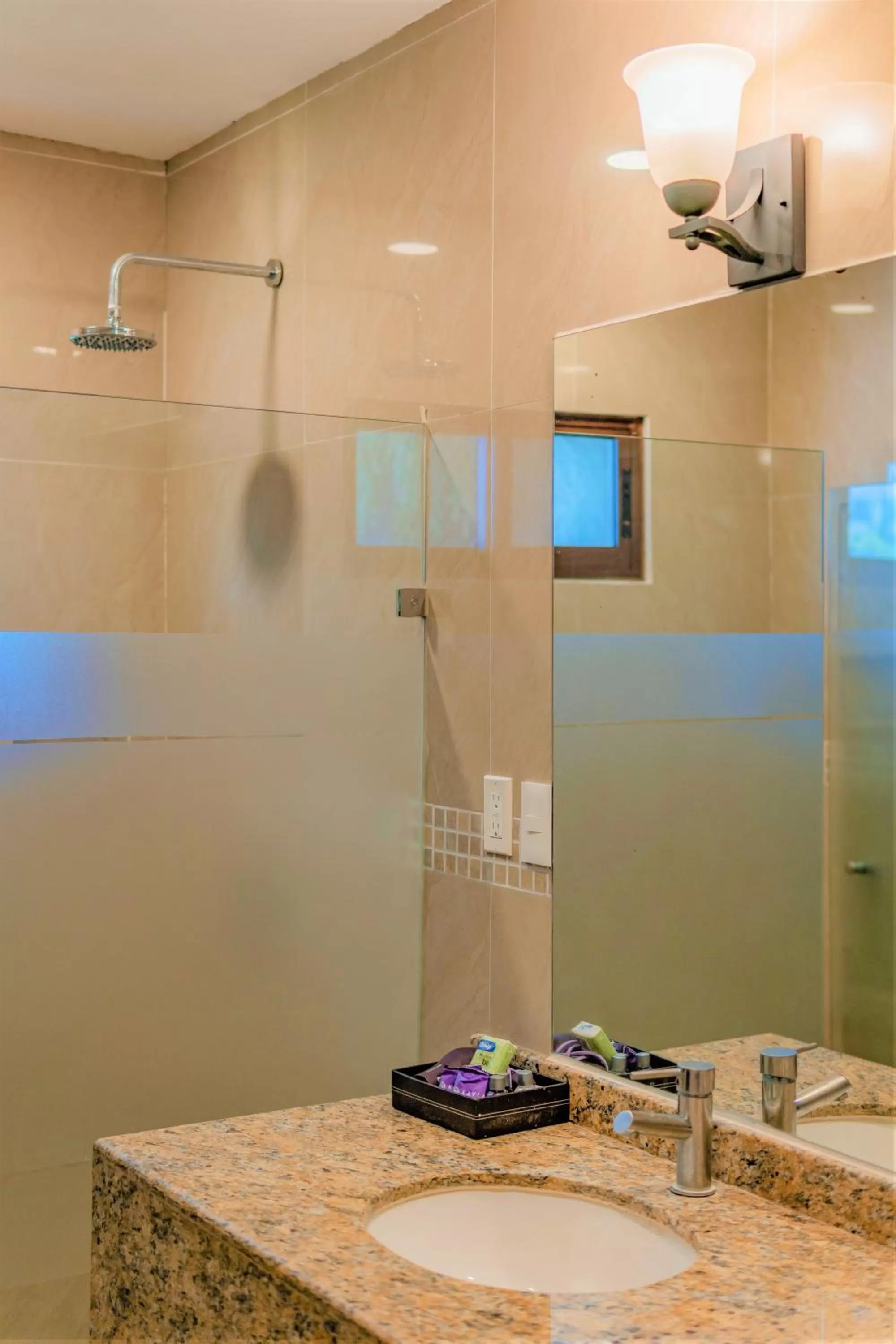 Bathroom in Maison del Embajador