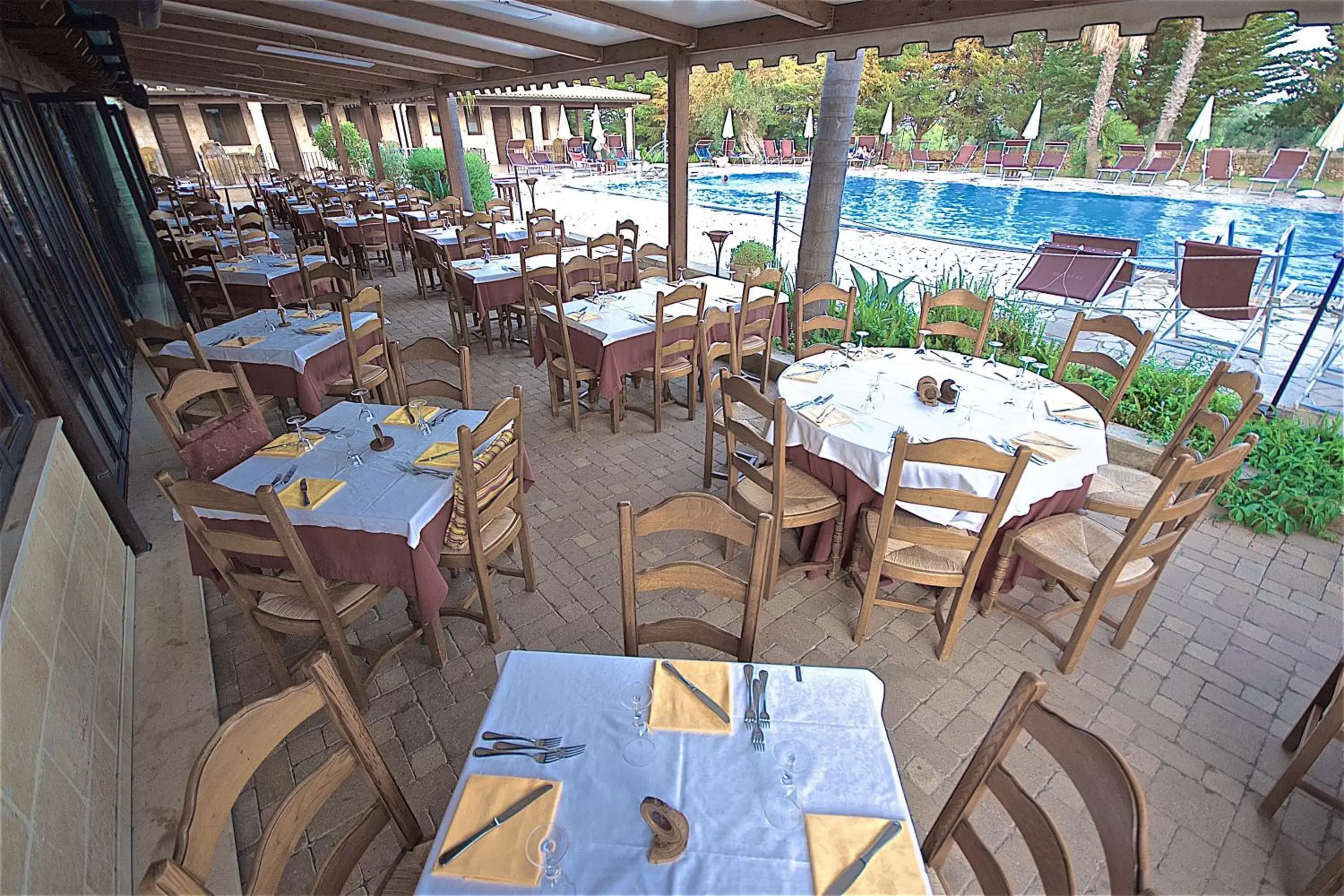 Restaurant/Places to Eat in Hotel Masseria Le Pajare