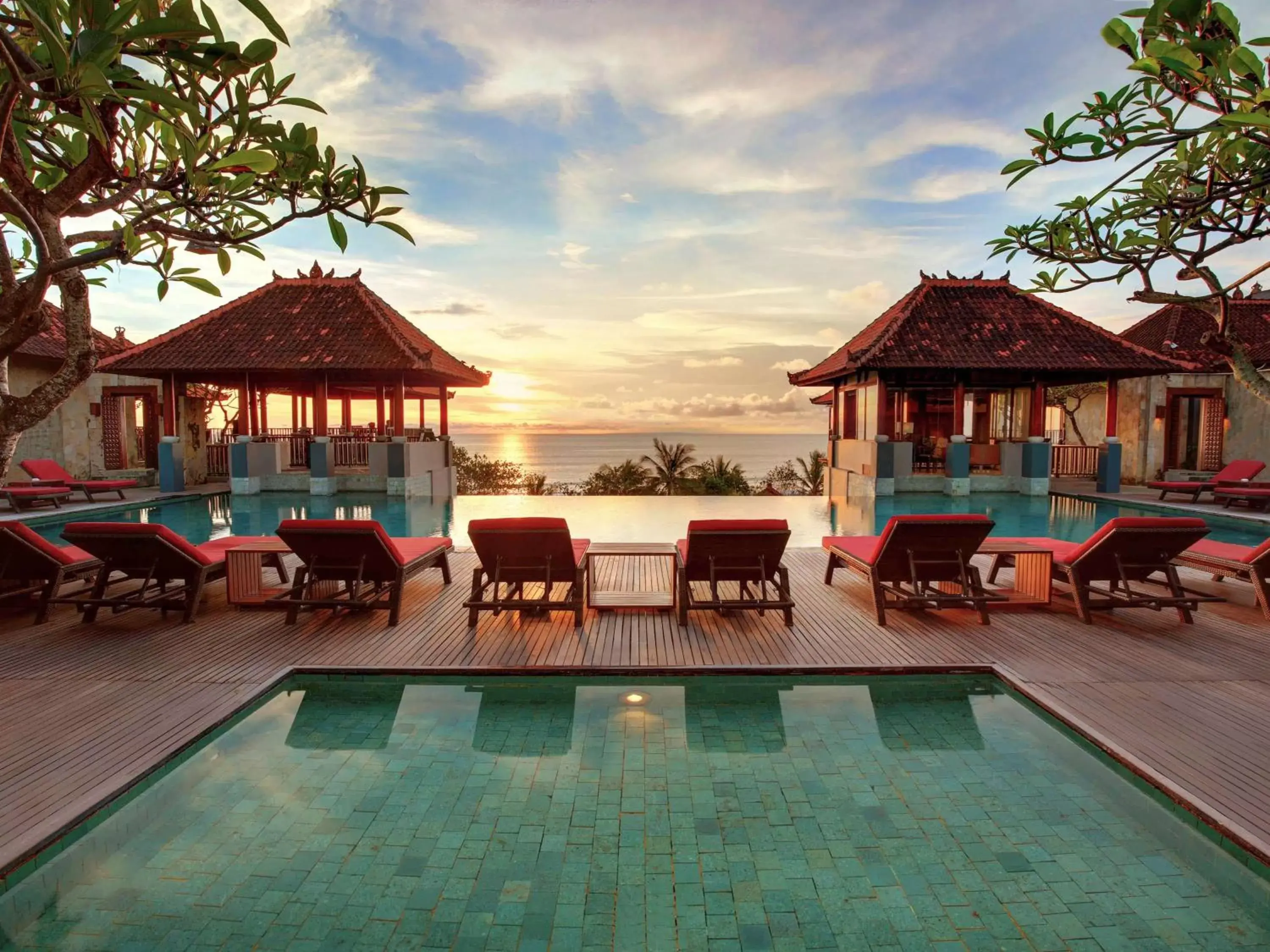 Property building, Swimming Pool in Mercure Kuta Bali