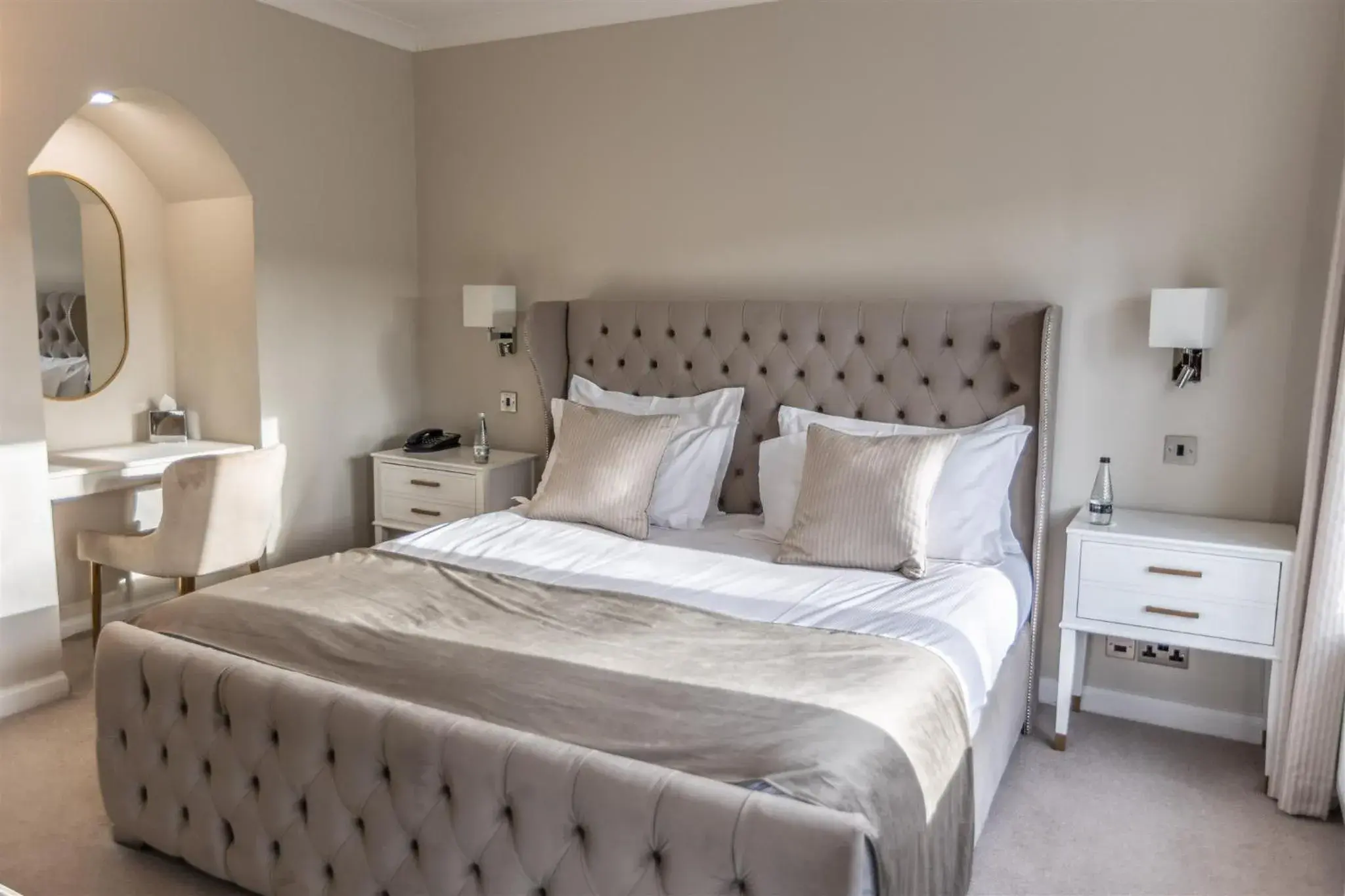 Bedroom, Bed in Marshall Meadows Manor House