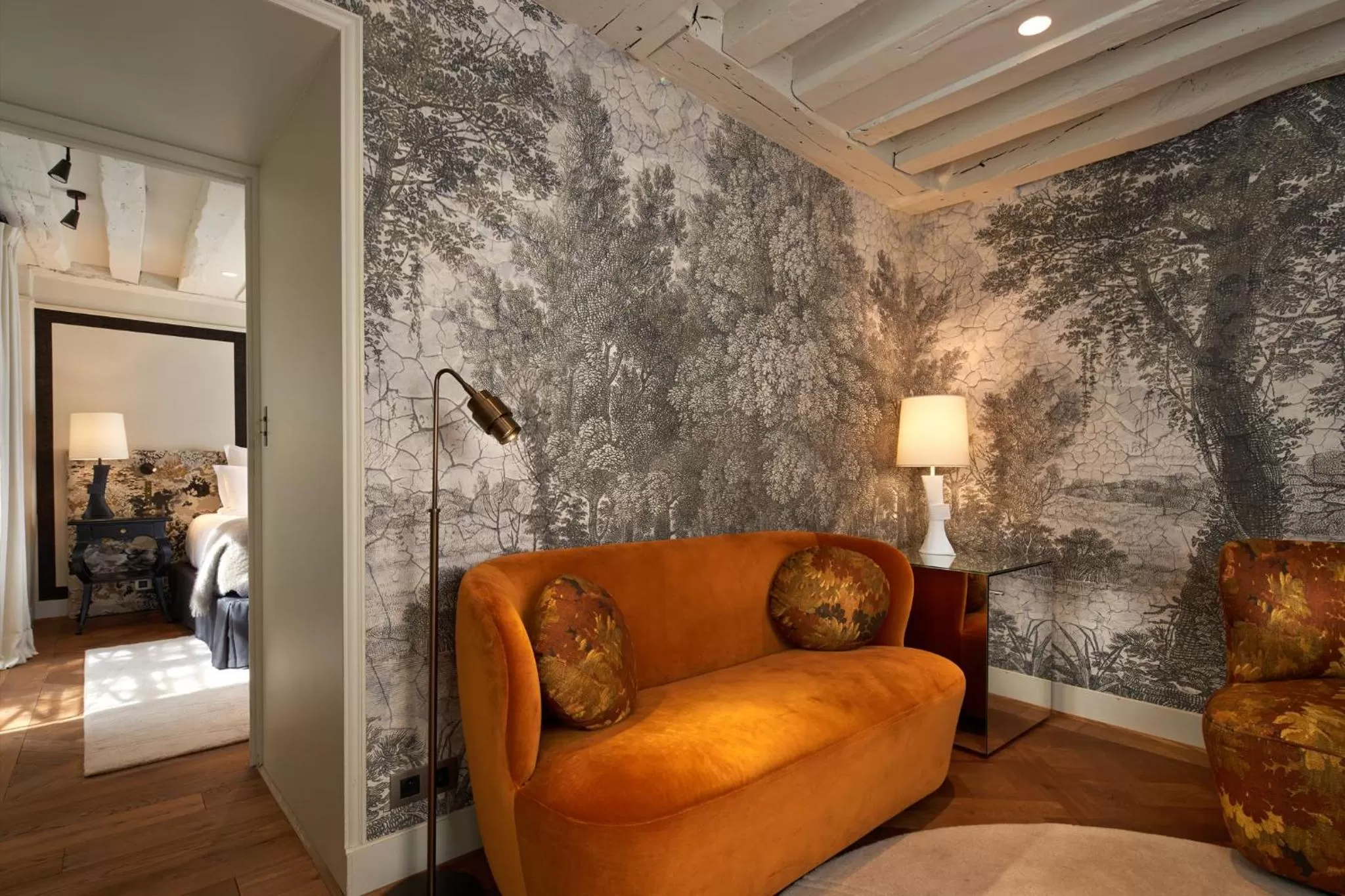 Bedroom in Le Pavillon de la Reine & Spa, Place des Vosges