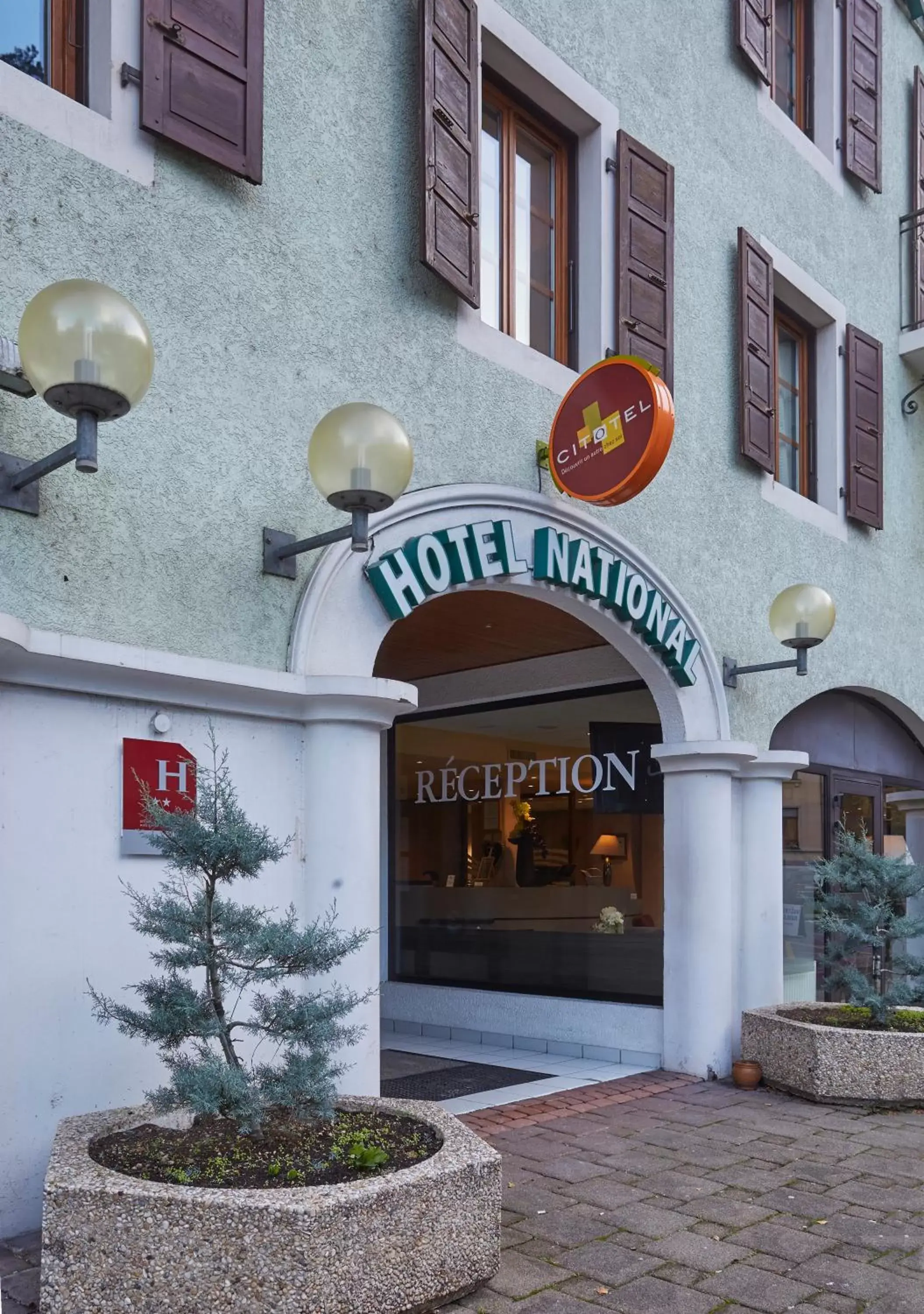 Facade/entrance, Property Building in Hôtel National