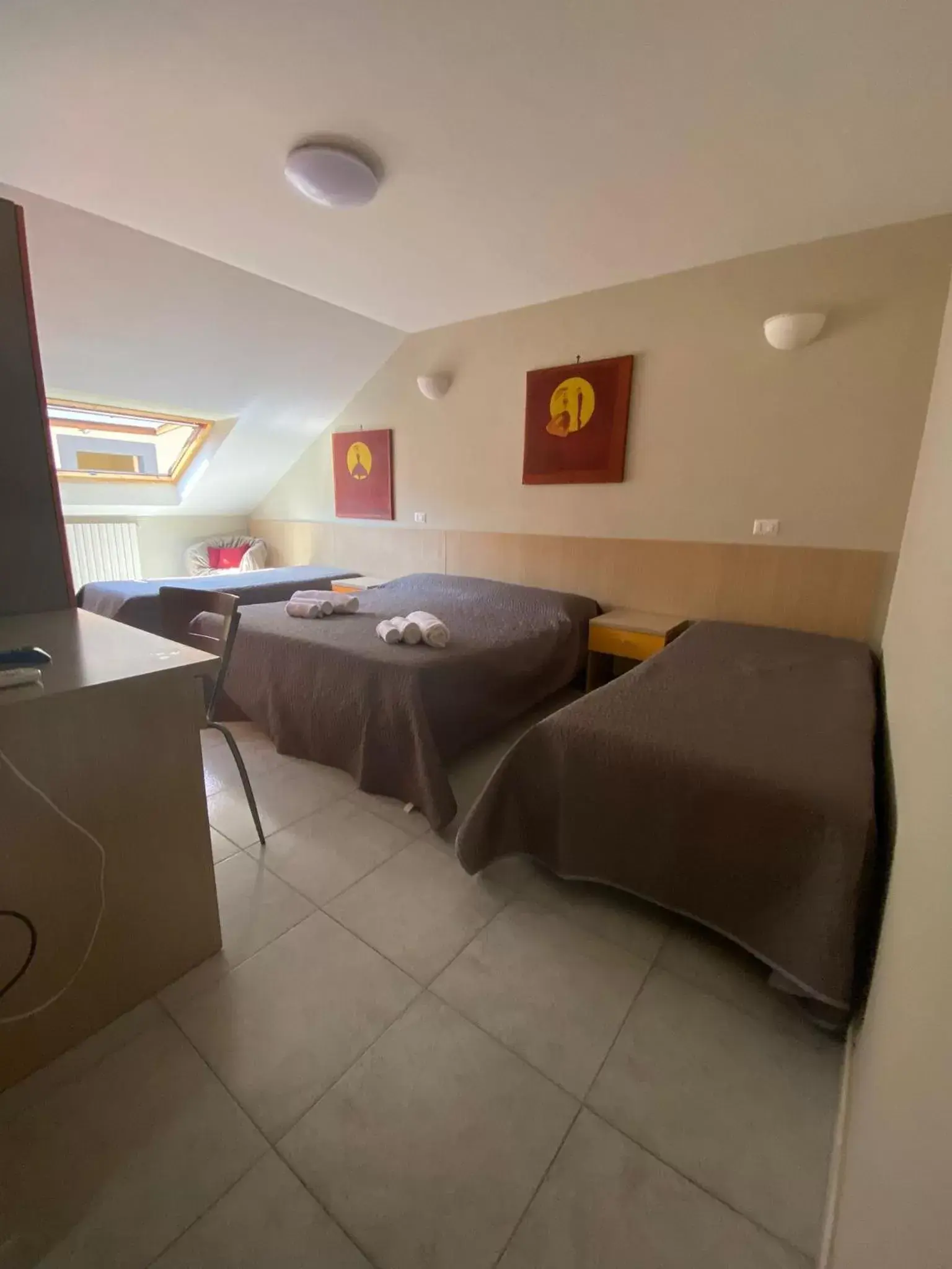 Quadruple Room with Private Bathroom in Il Casertano Quadruple Room with Private Bathroom in Il Casertano