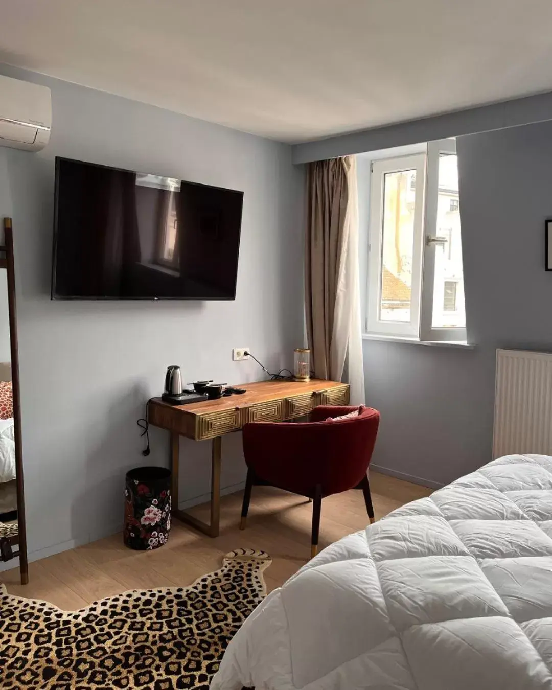 Large Double Room in Hôtel La Pièce Large Double Room in Hôtel La Pièce