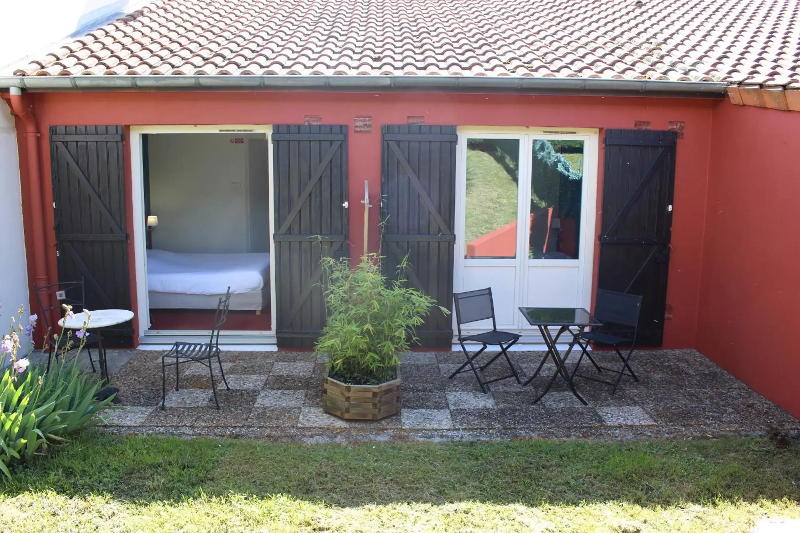 Balcony/Terrace in Kyriad Bordeaux Lormont