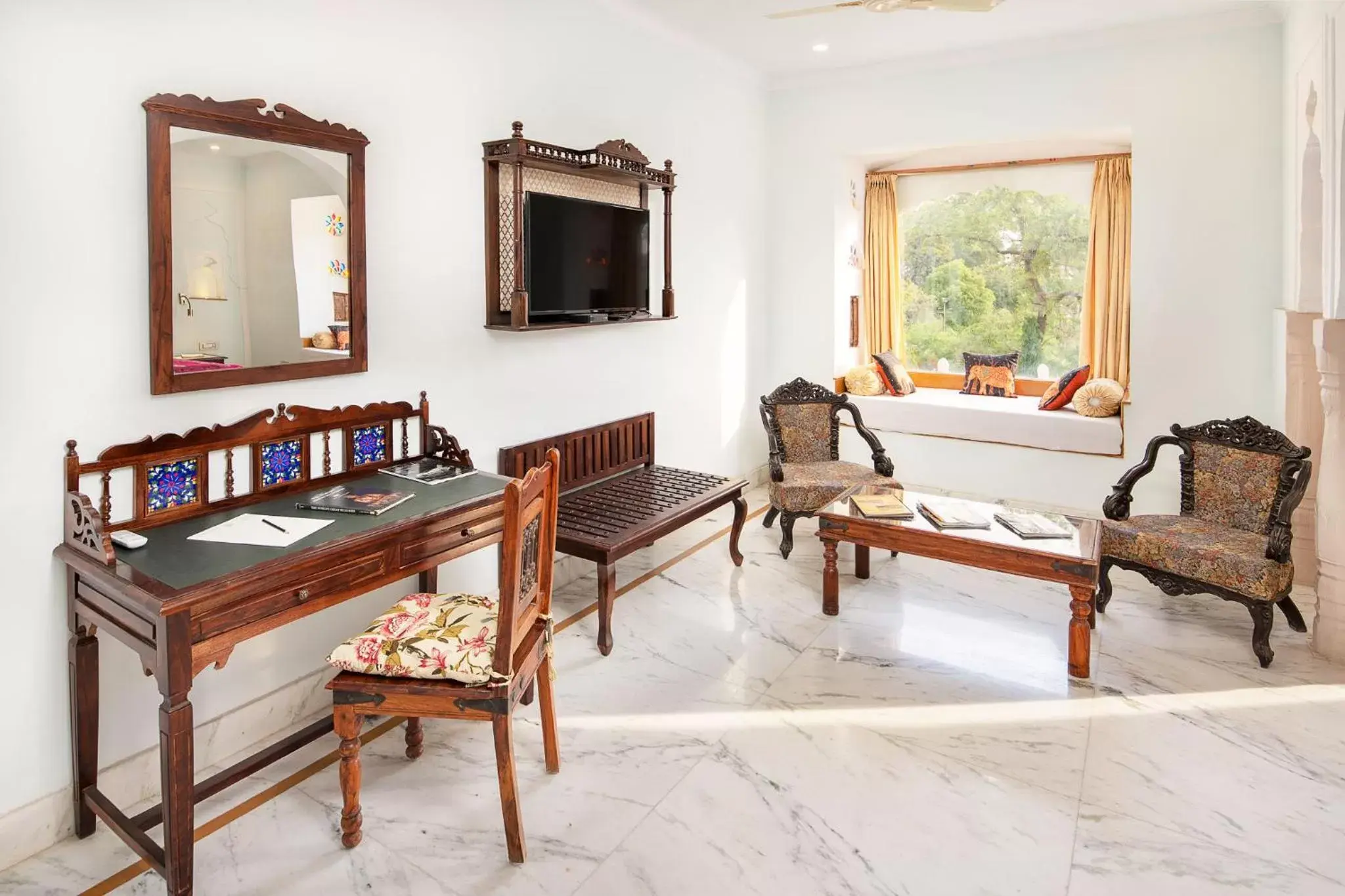 Shower, Seating Area in Hotel Rajasthan Palace