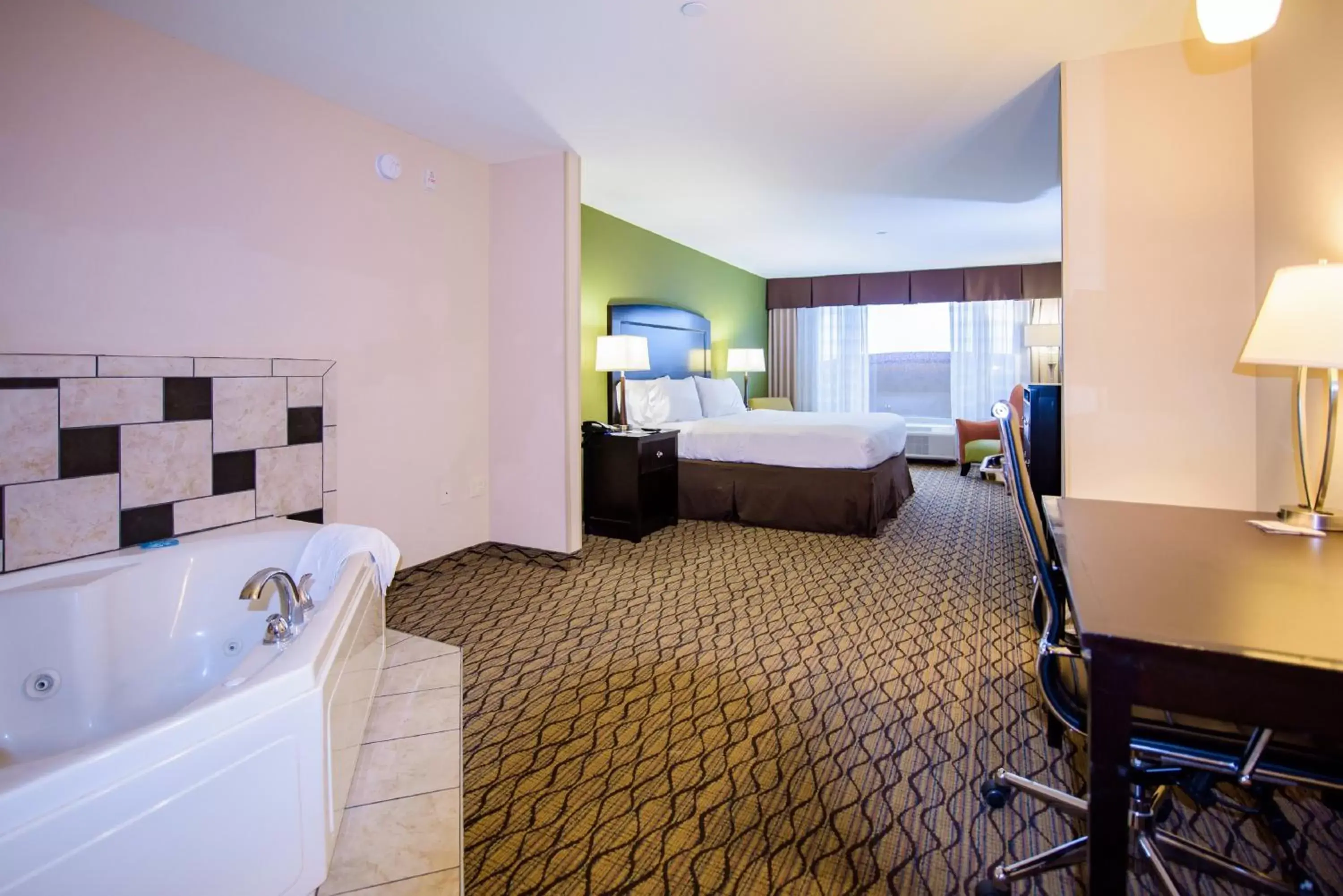 Photo of the whole room in Holiday Inn Express Tulsa South Bixby, an IHG Hotel