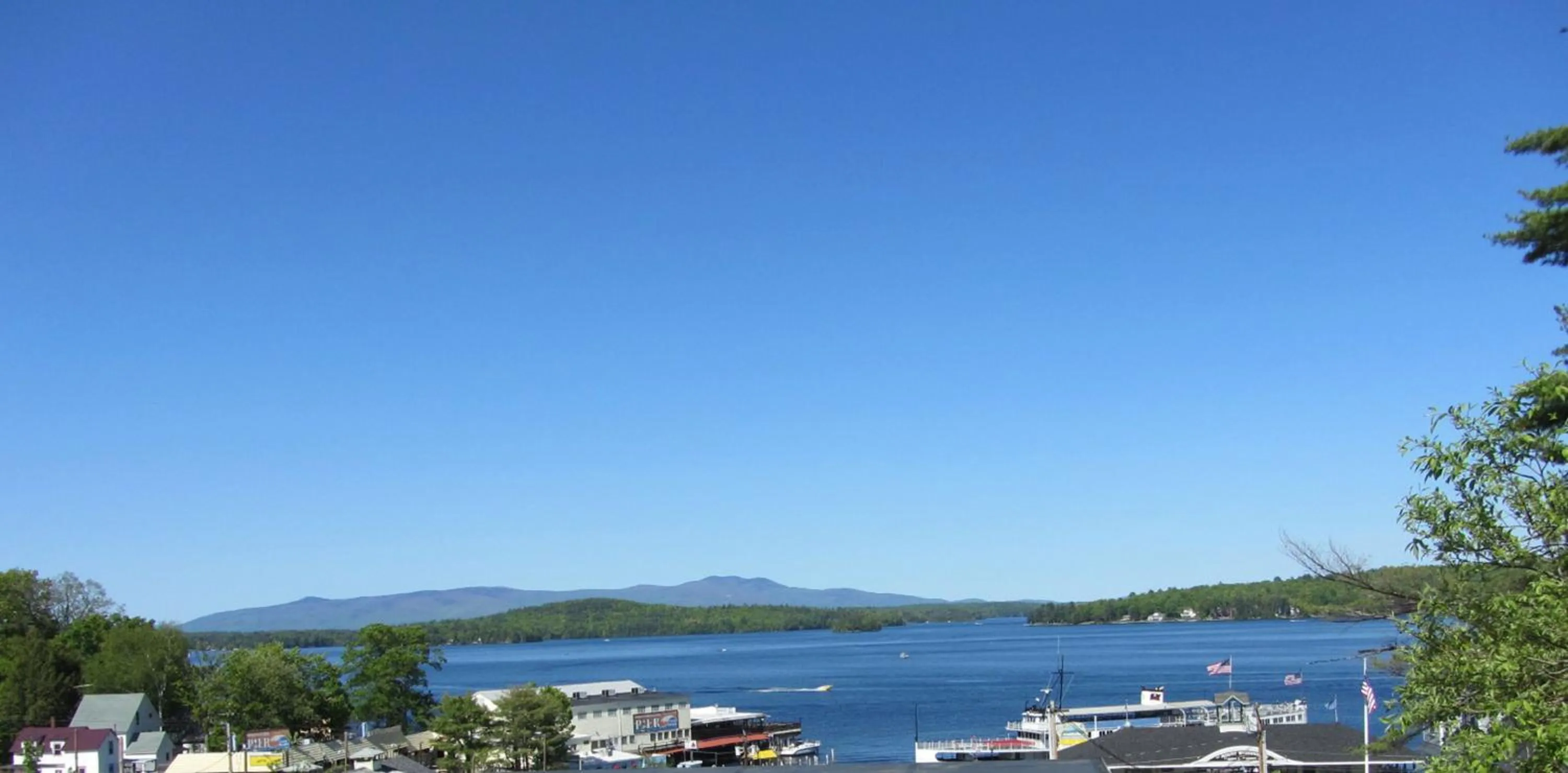 Lake view in Half Moon Motel & Cottages
