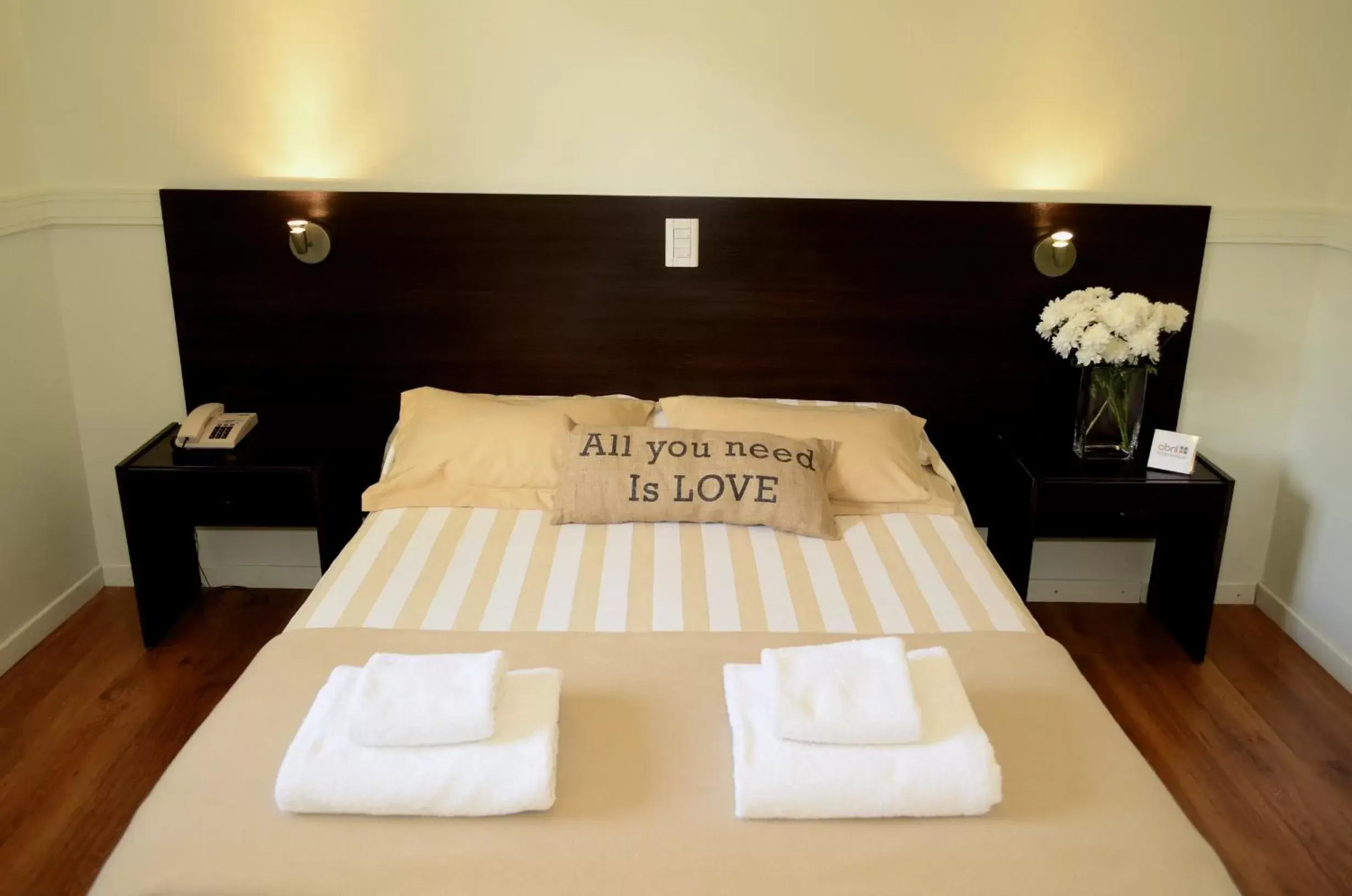 Bedroom, Bed in Abril Hotel Boutique