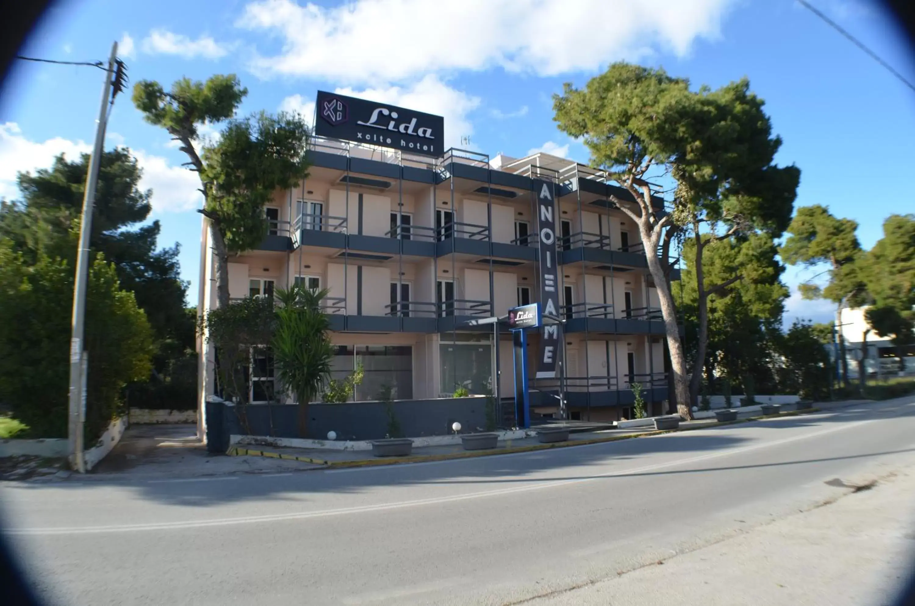 Property Building in Lida Hotel
