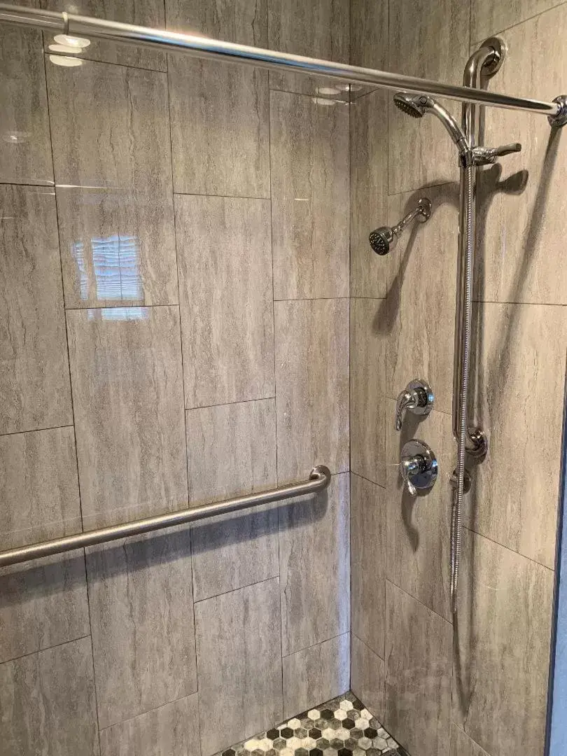 Shower, Bathroom in Good Living Inn