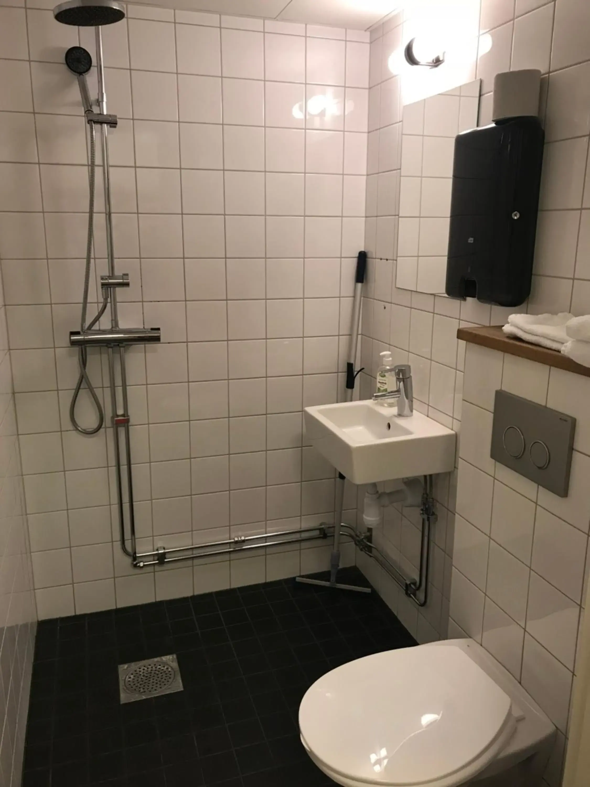 Shower, Bathroom in Hostel Dalagatan
