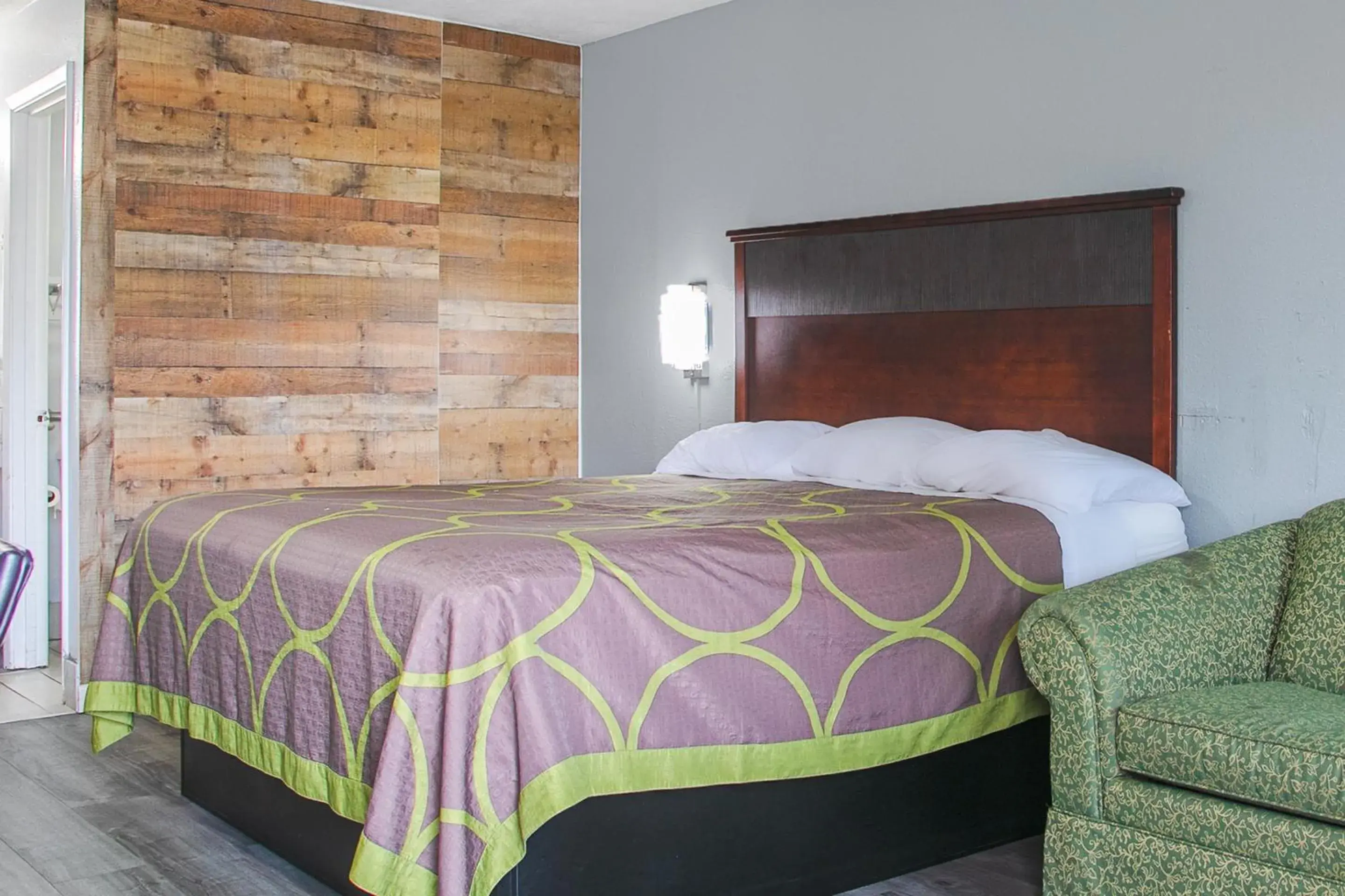 Bedroom, Bed in Masters Inn Augusta, GA near Riverwalk By OYO