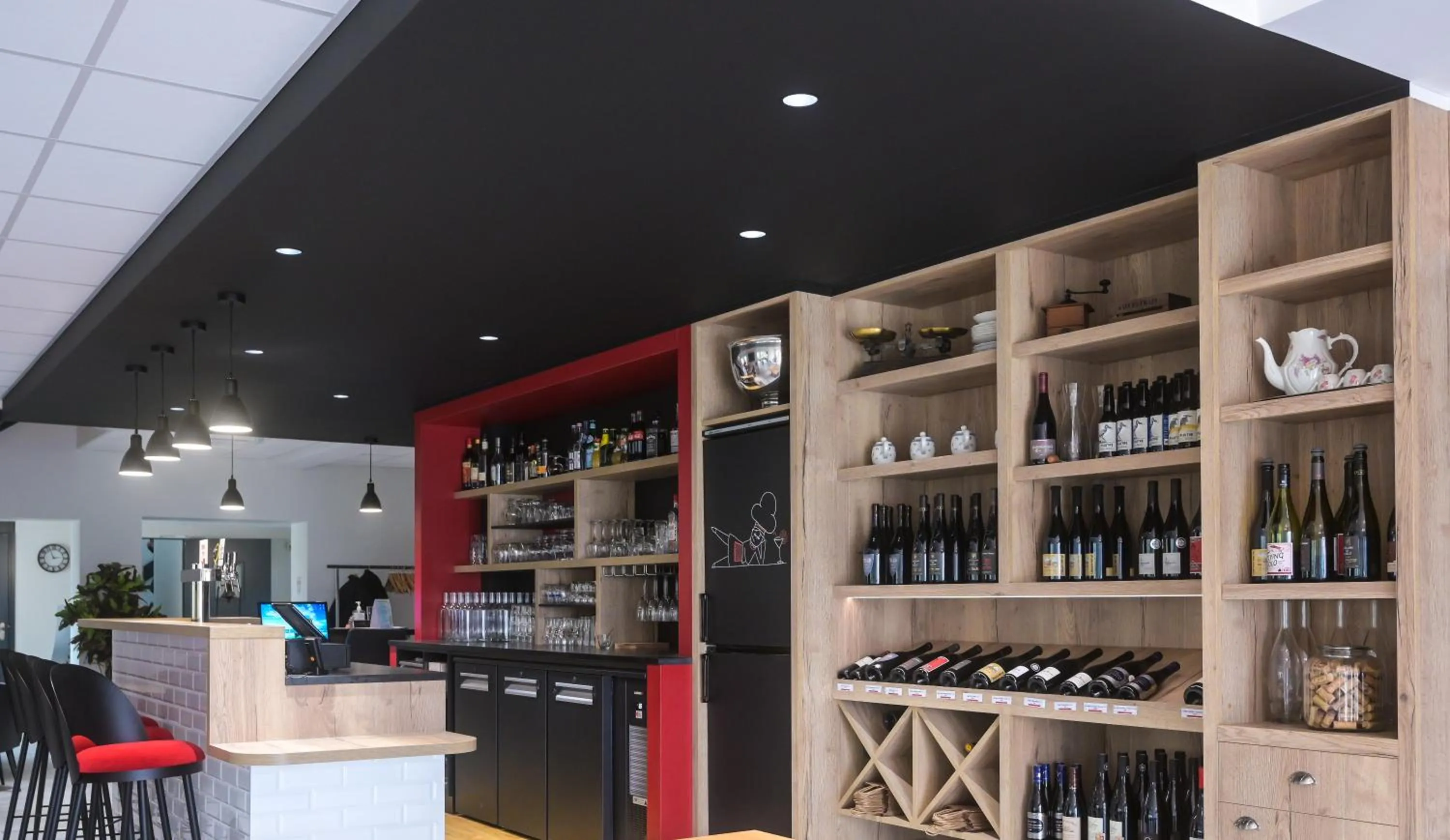 On-site shops in Logis Hôtel Angers Sud