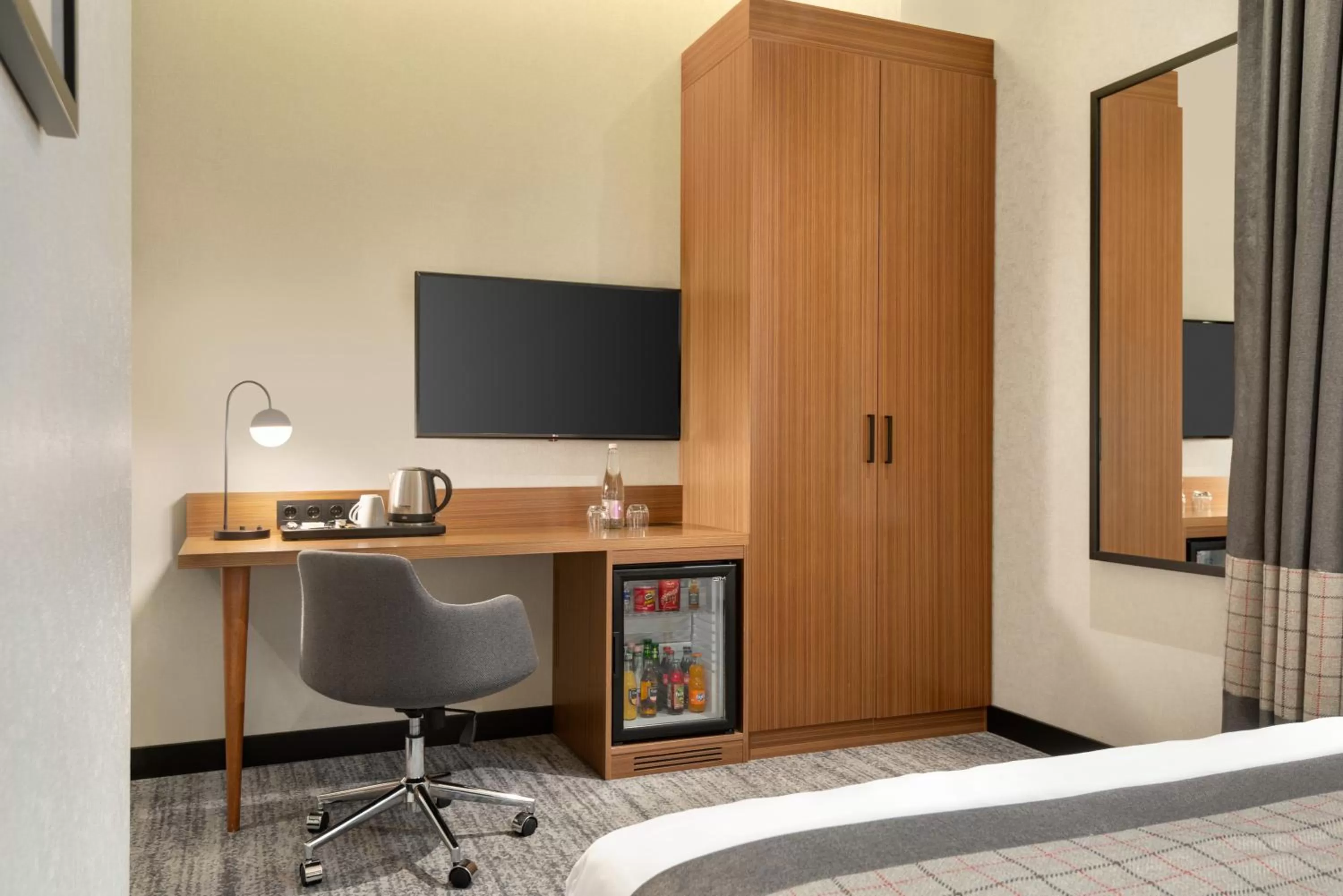 TV and multimedia, Bed in Ramada by Wyndham Budapest City Center