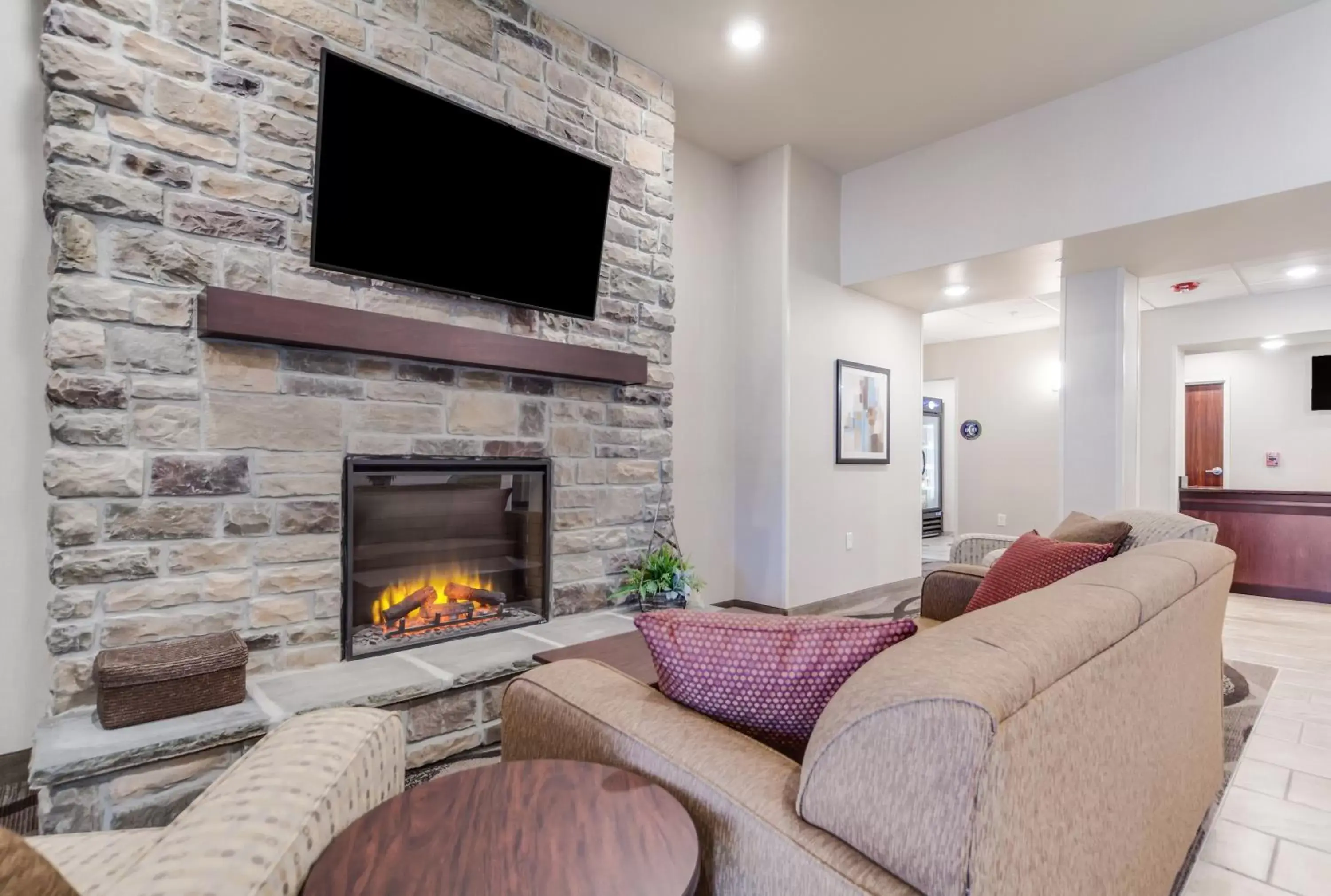 Seating Area in Cobblestone Hotel & Suites - Lamar