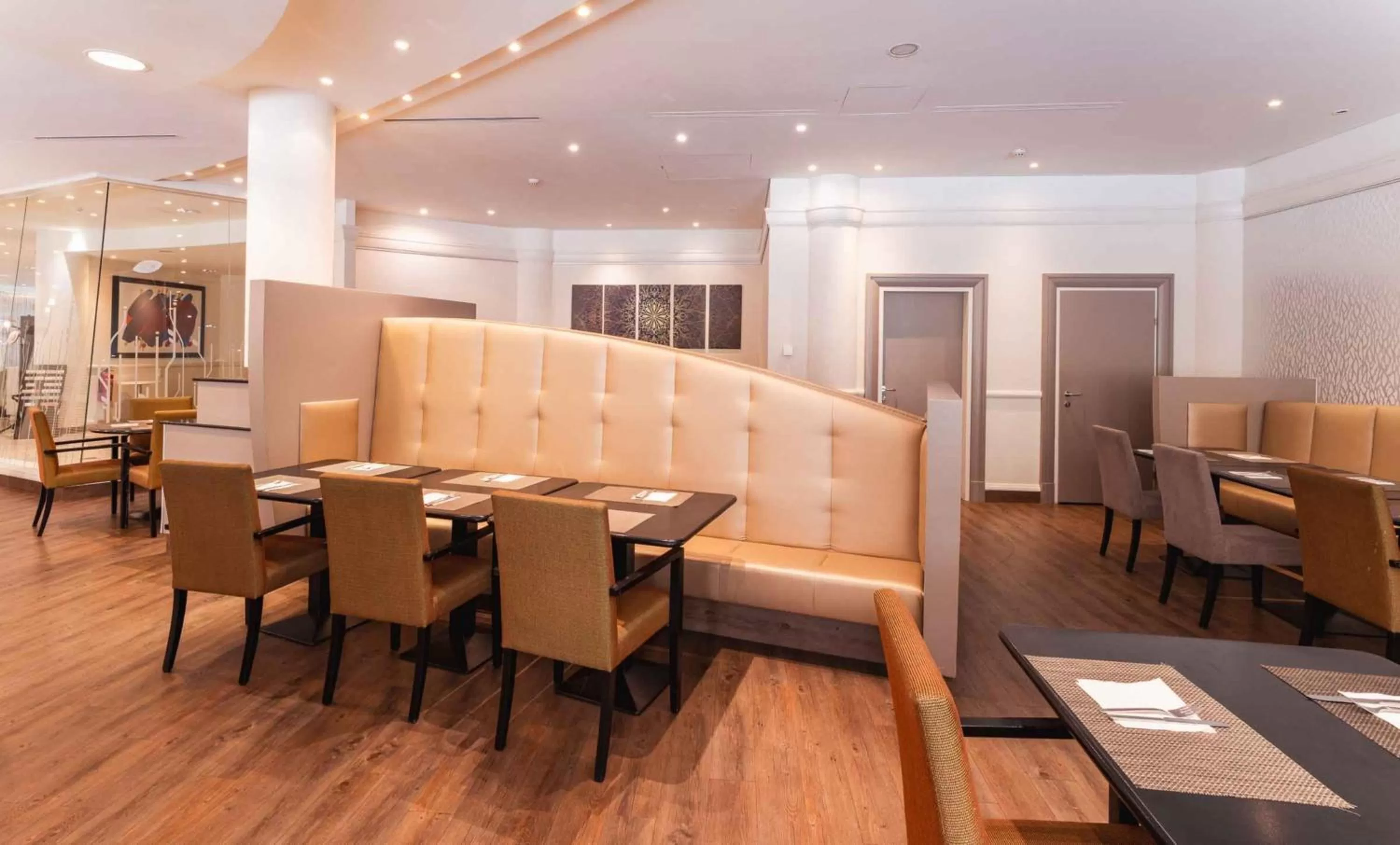 Restaurant/places to eat in PLAZA Premium Wien