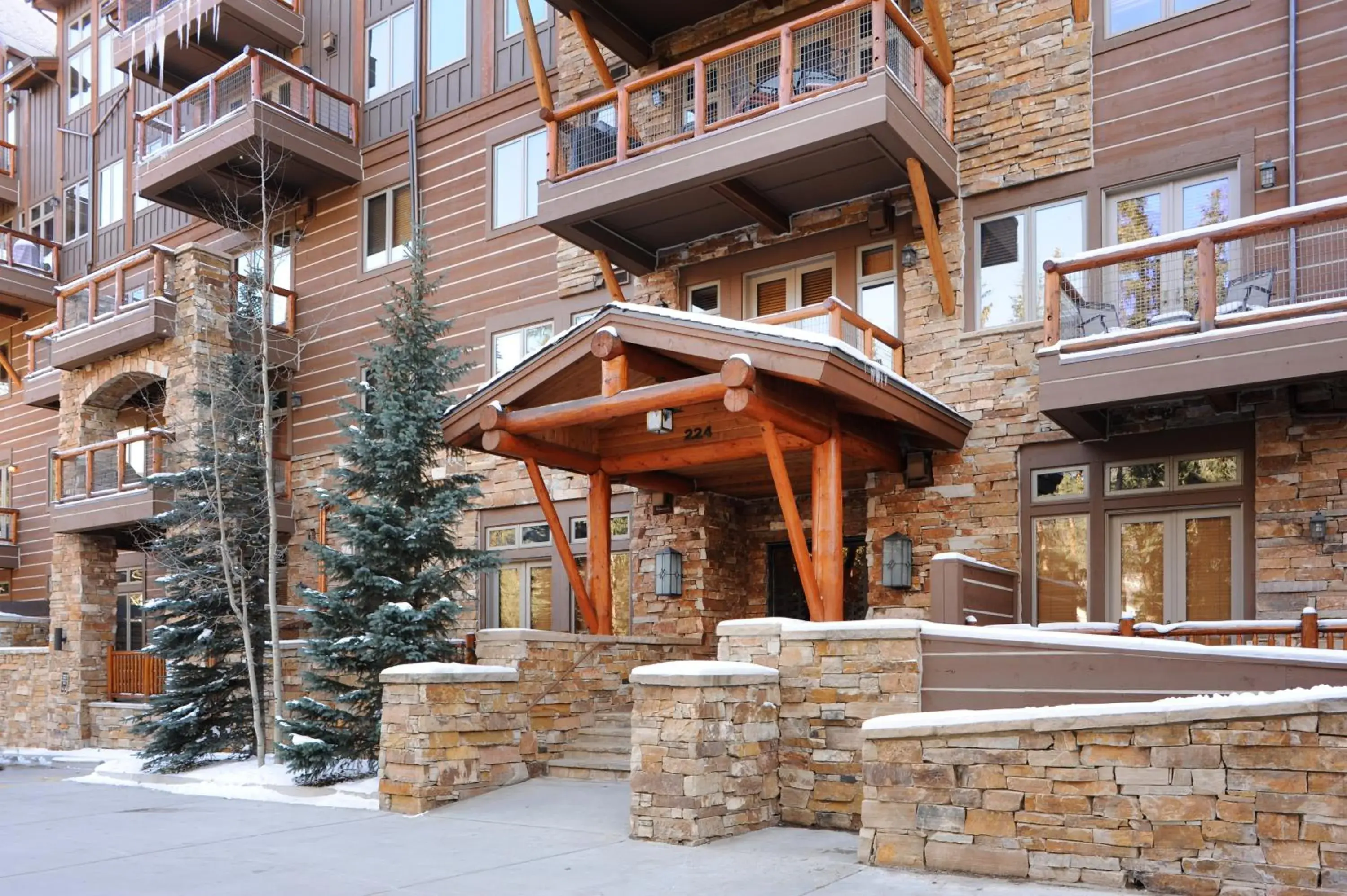 Facade/entrance in Timbers & Lone Eagle by Keystone Resort Facade/entrance in Timbers & Lone Eagle by Keystone Resort