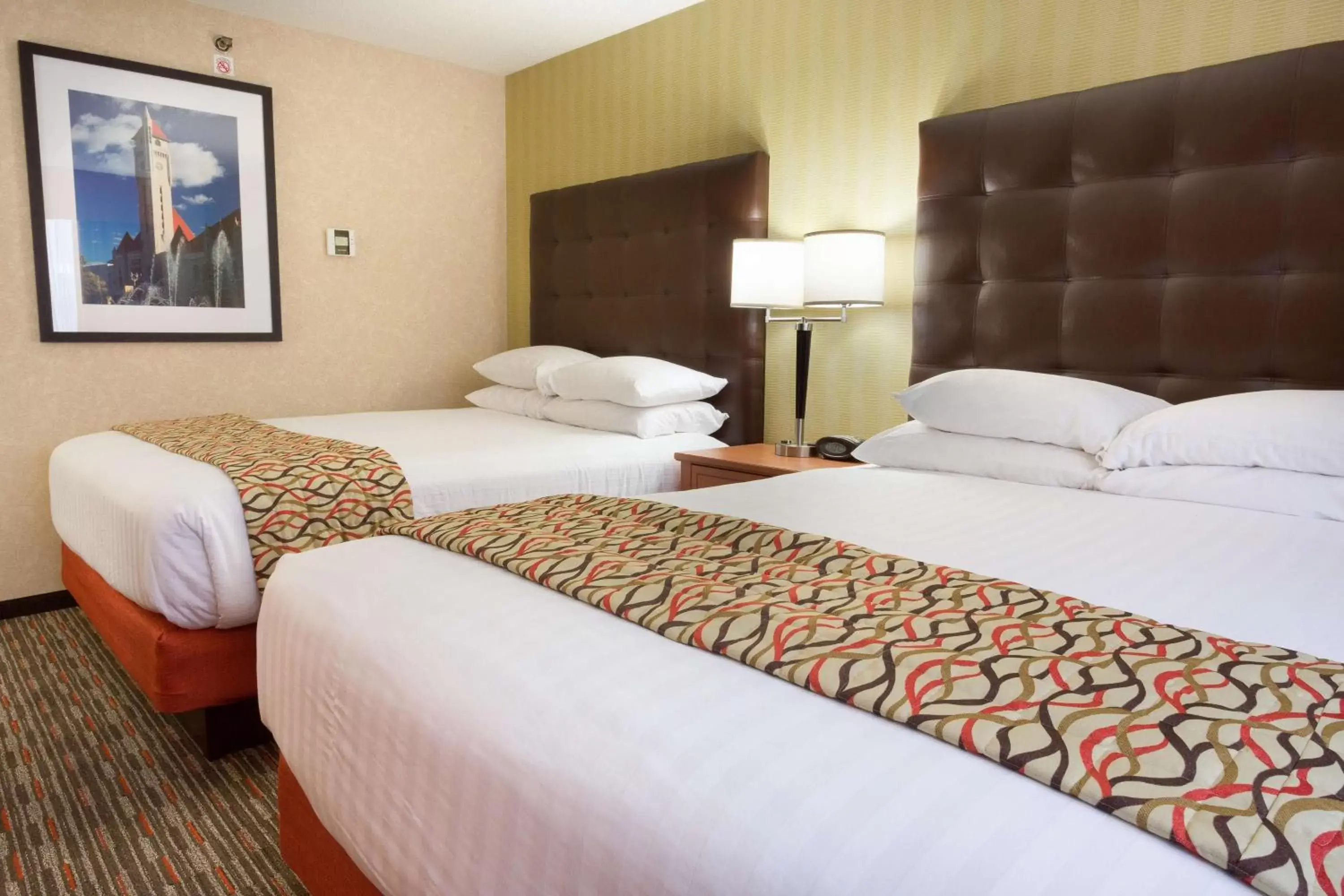 Photo of the whole room, Bed in Drury Inn and Suites St Louis Union Station