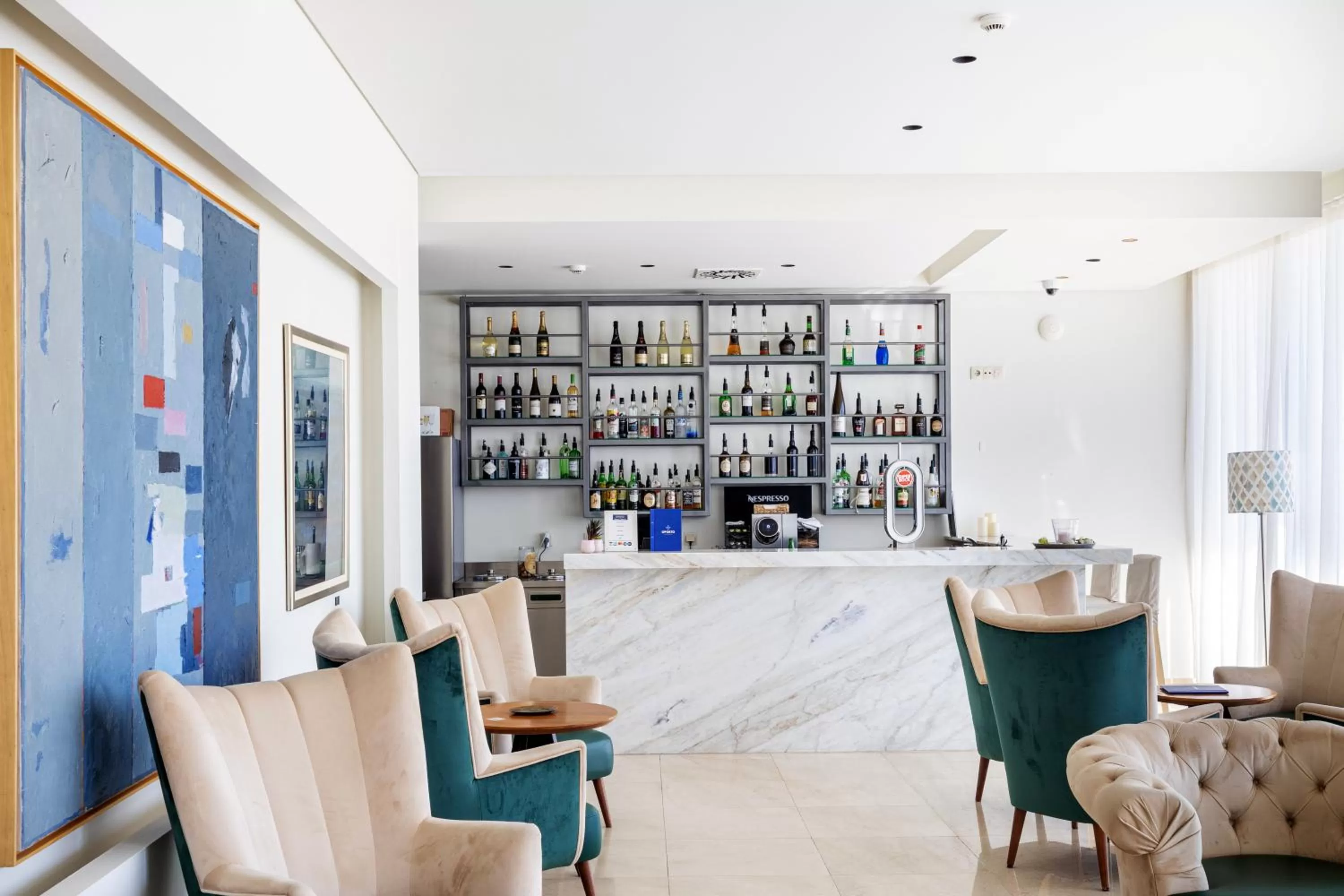 Lounge or bar in Oporto Airport & Business Hotel