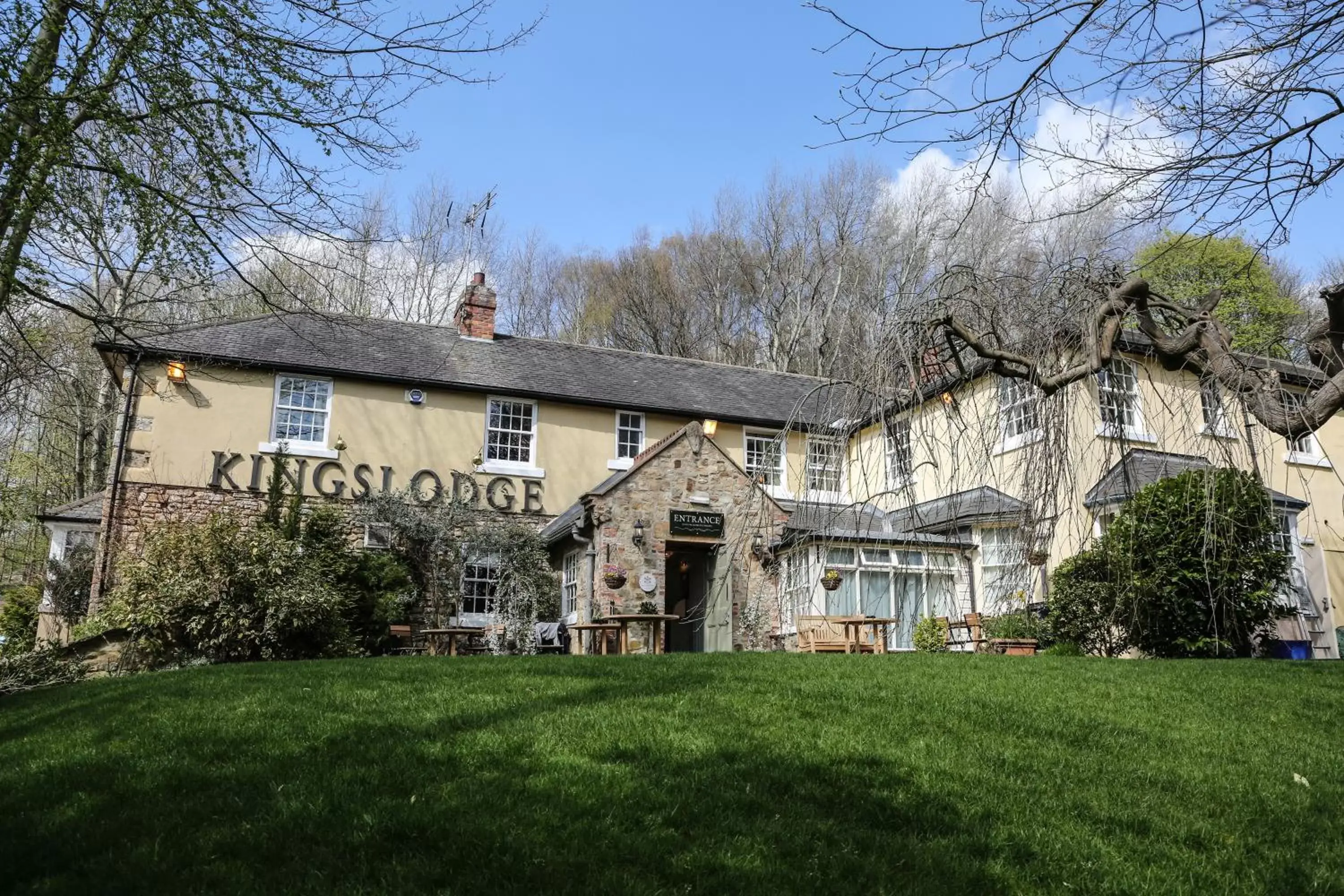 Property Building in The Kingslodge Inn - The Inn Collection Group