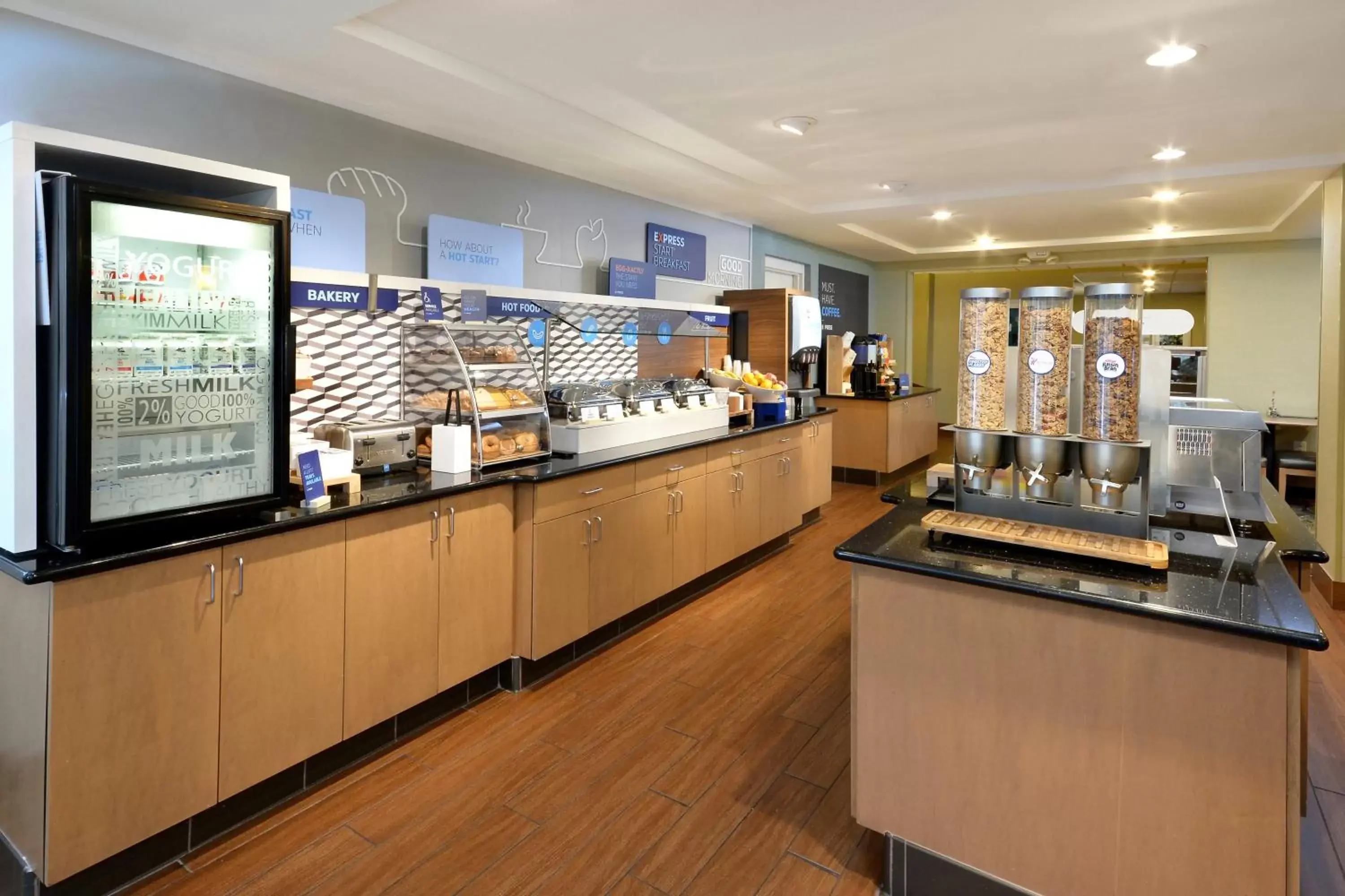 Breakfast, Restaurant/Places to Eat in Holiday Inn Express Hotel & Suites High Point South, an IHG Hotel