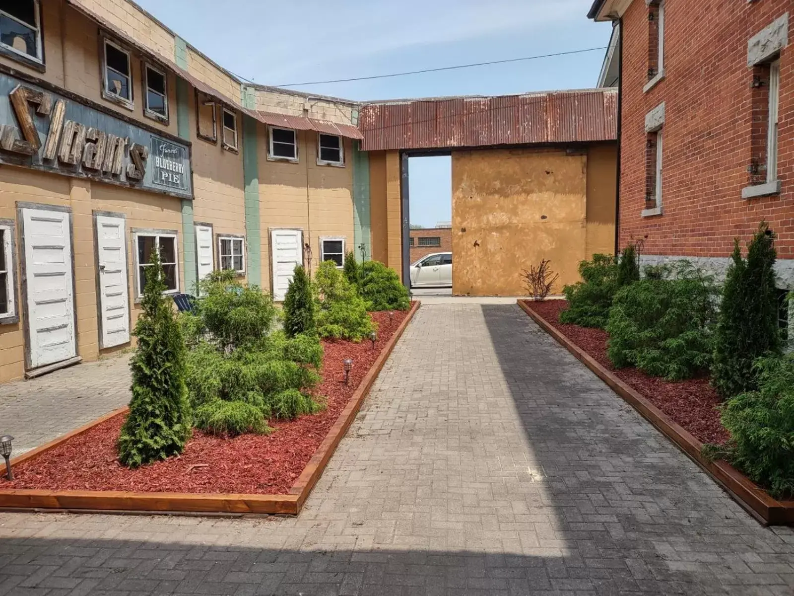 Garden view, Property Building in The King George Inn