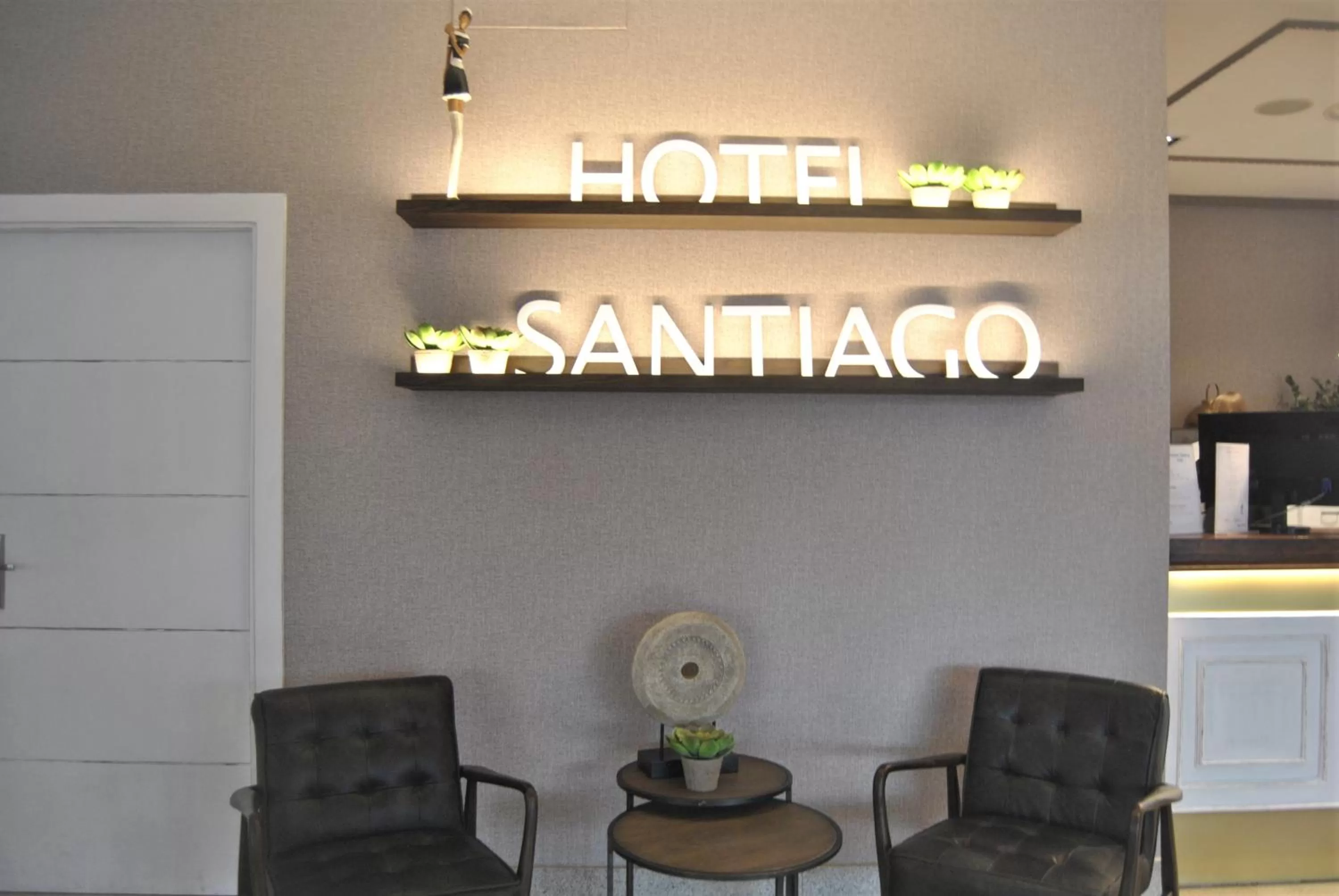 Logo/Certificate/Sign in ARVA Santiago León